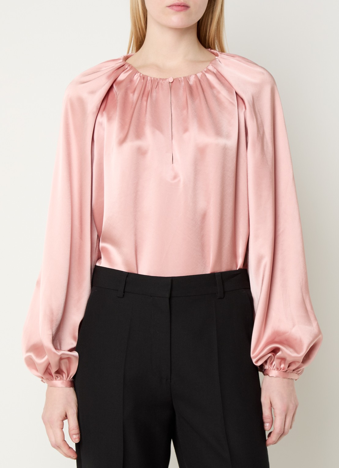 Malina Cleo blouse van satijn met pofmouw - detail 3 moss green-12150