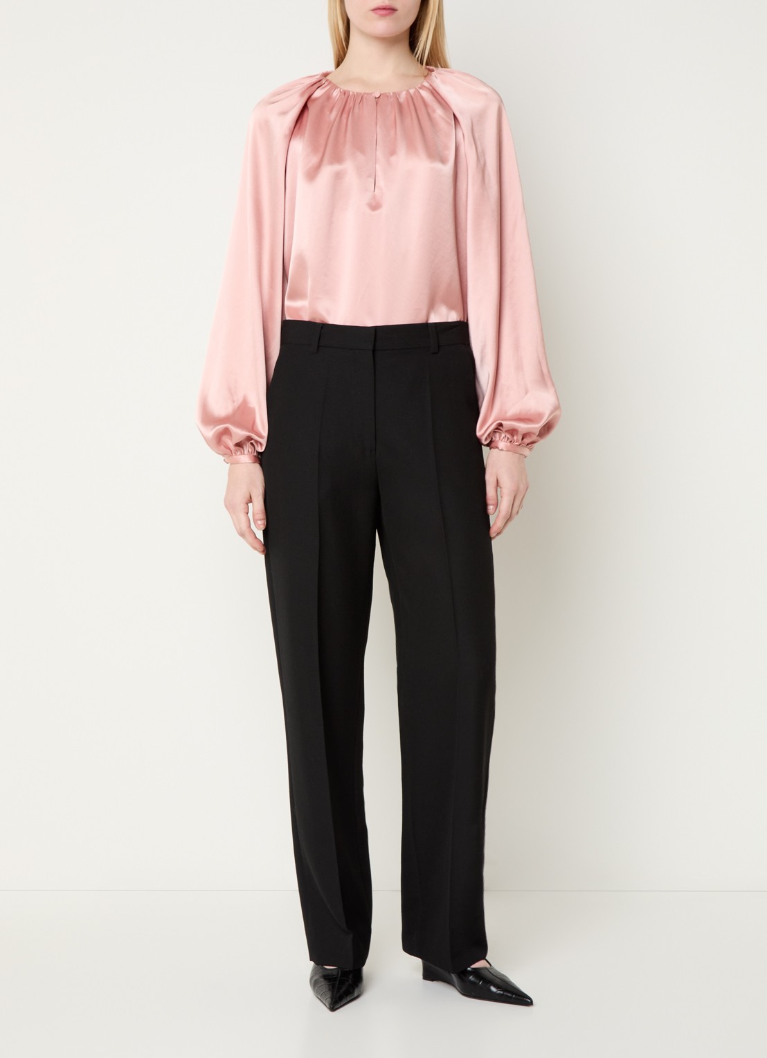 Malina Cleo blouse van satijn met pofmouw - voorkant 2 moss green-12150