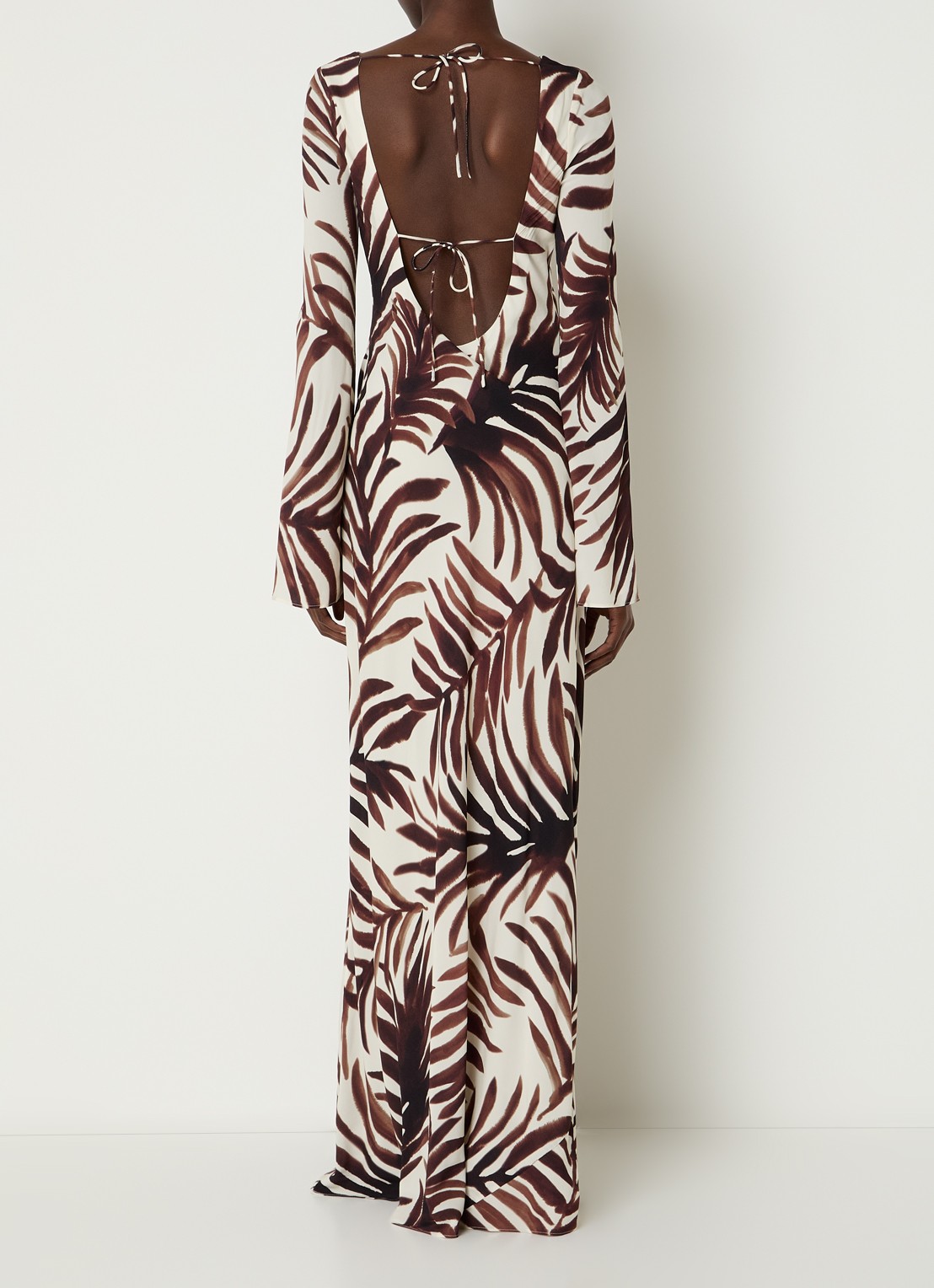 Malina Jennelie maxi jurk met bladprint - voorkant 3 bruin