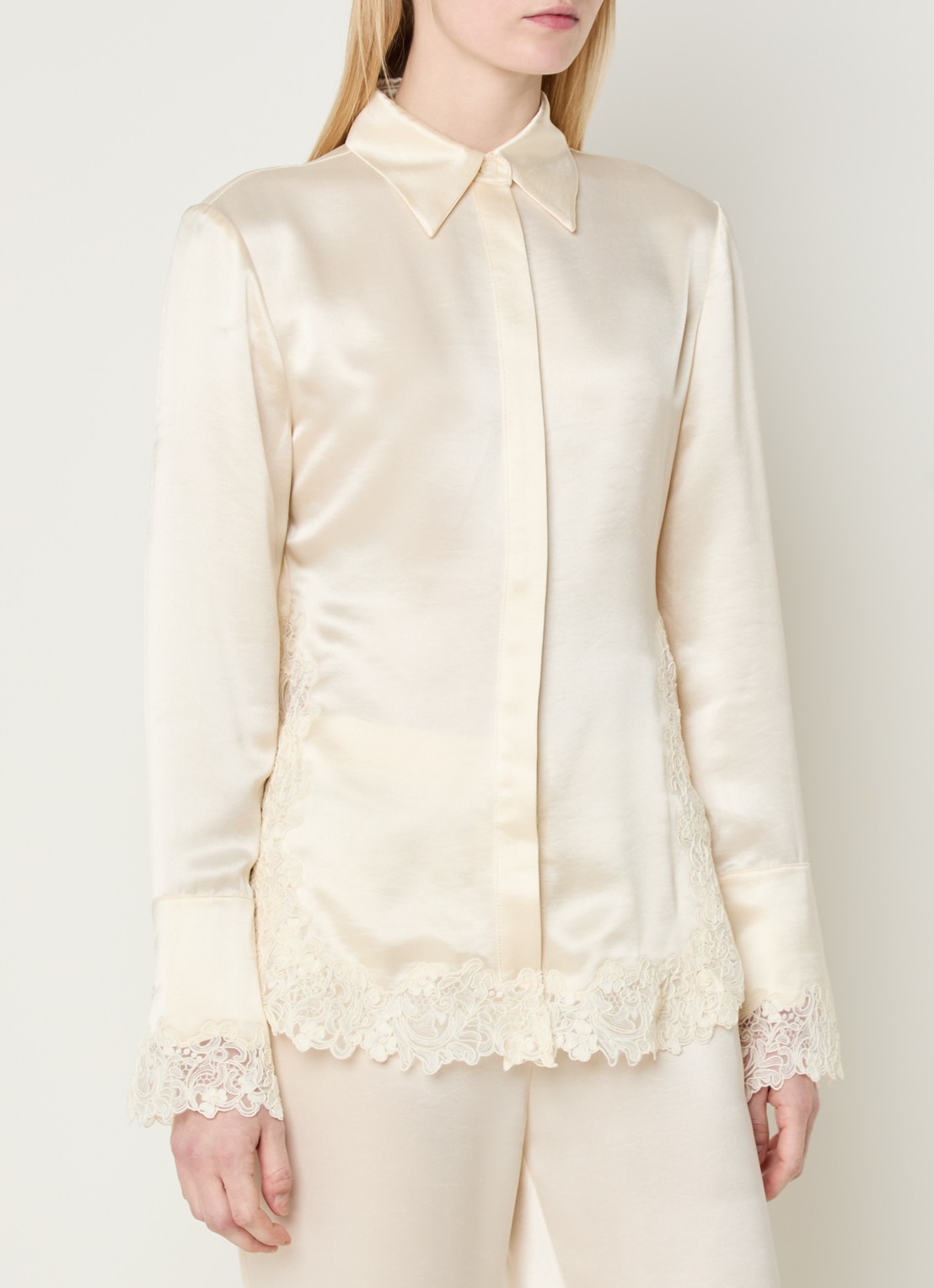 Malina Malou blouse van satijn met details van kant - detail pearl-12117