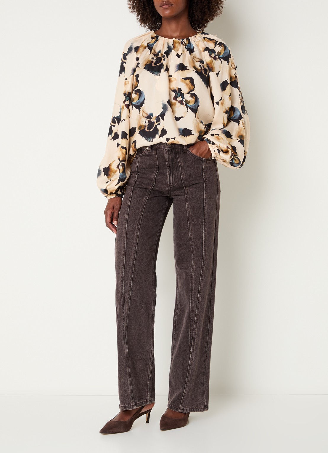 Malina Sophie blouse met bloemenprint en ballonmouw - voorkant 4 creme