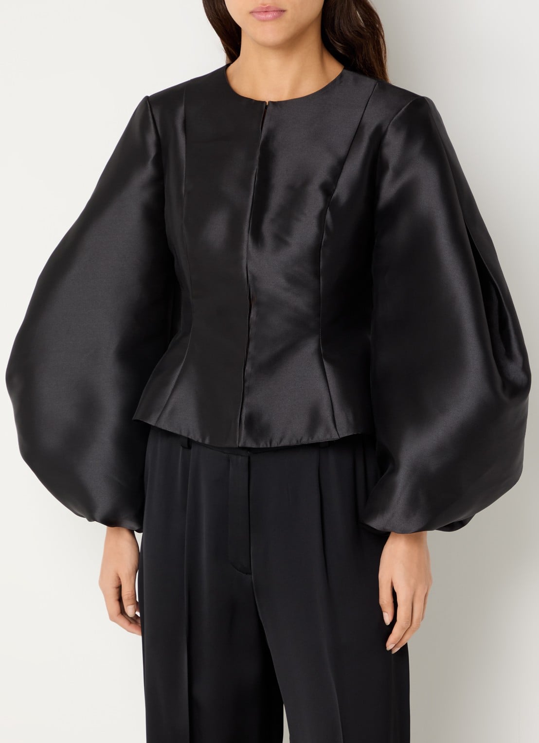 Malina Vendela blouse met ballonmouw - detail zwart