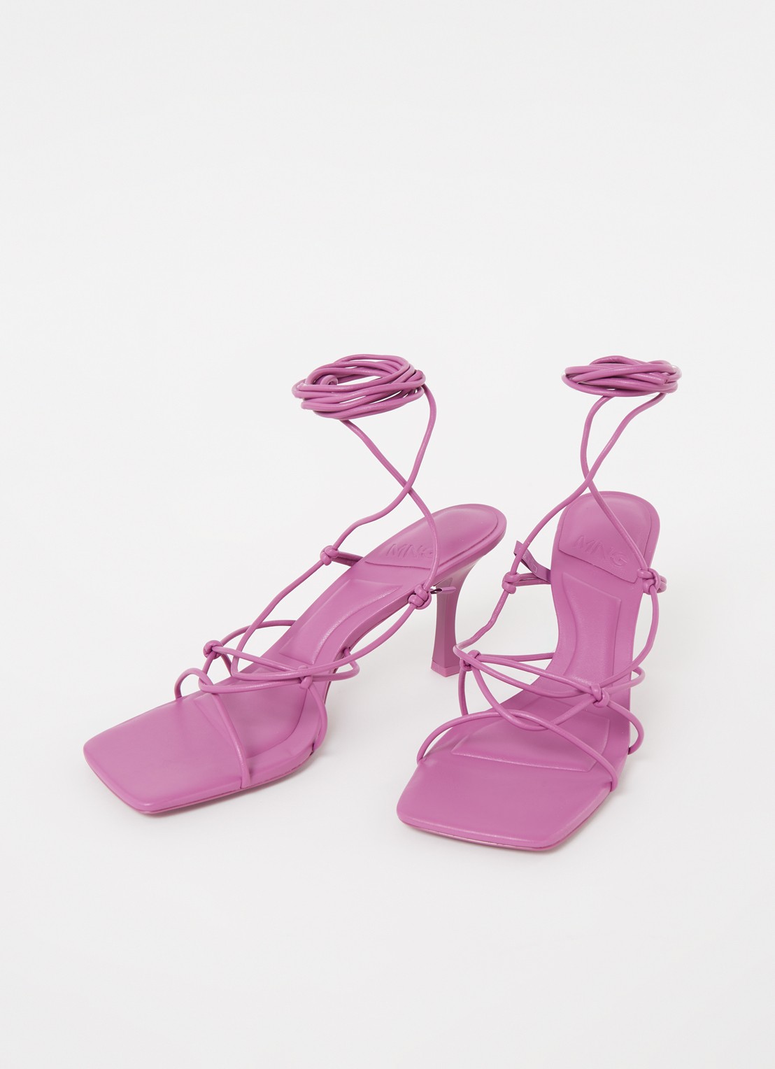 Mango Clara sandalette met knoopdetail - detail roze