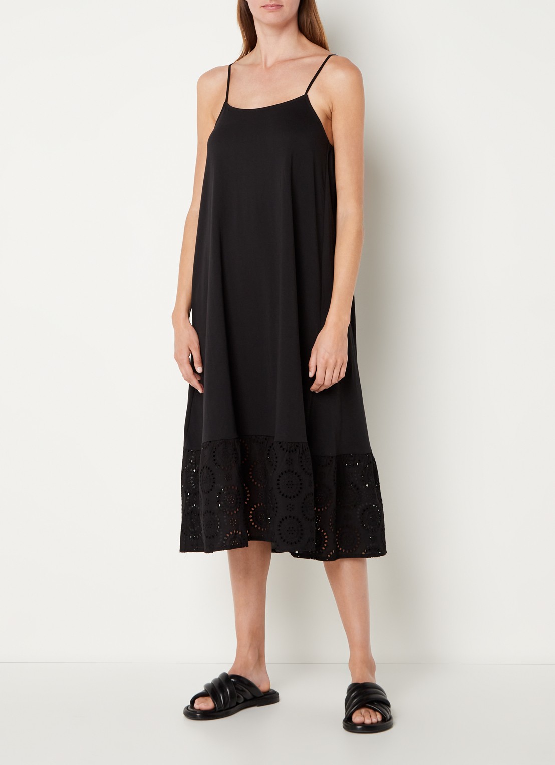 Mango Dina midi jurk met broderie  - detail 4 zwart