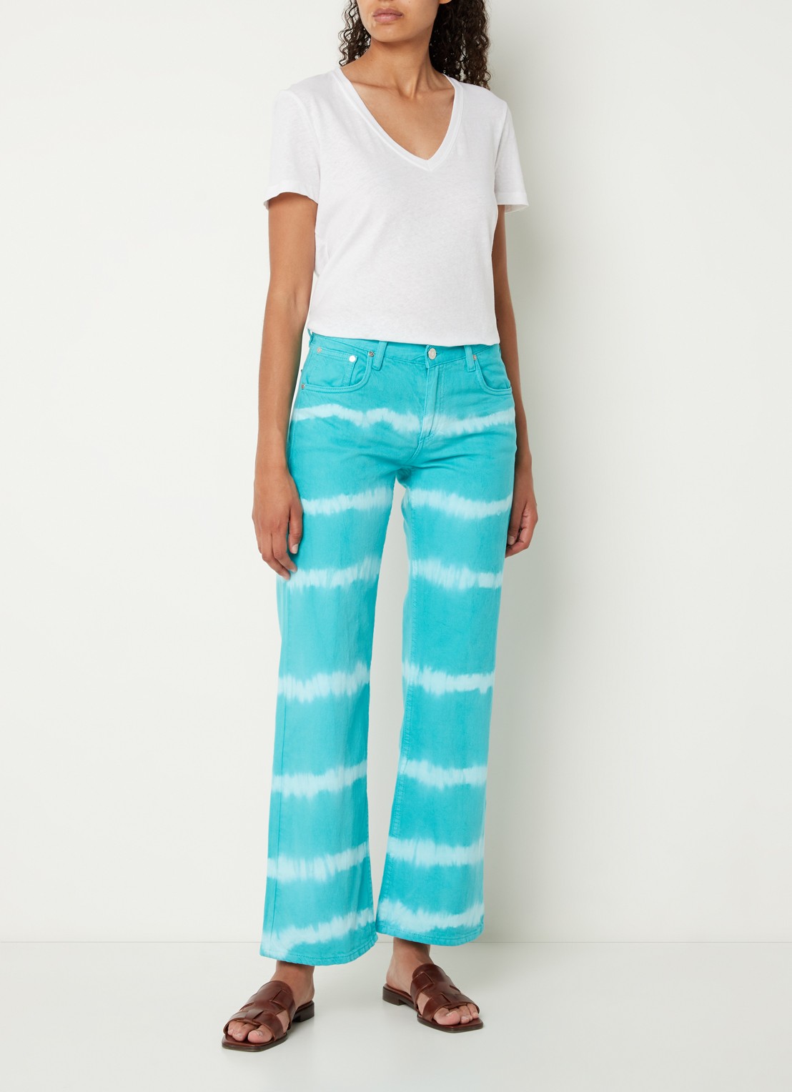 Mango Ibiza mid waist wide fit jeans met tie-dye dessin - voorkant 5 turquoise
