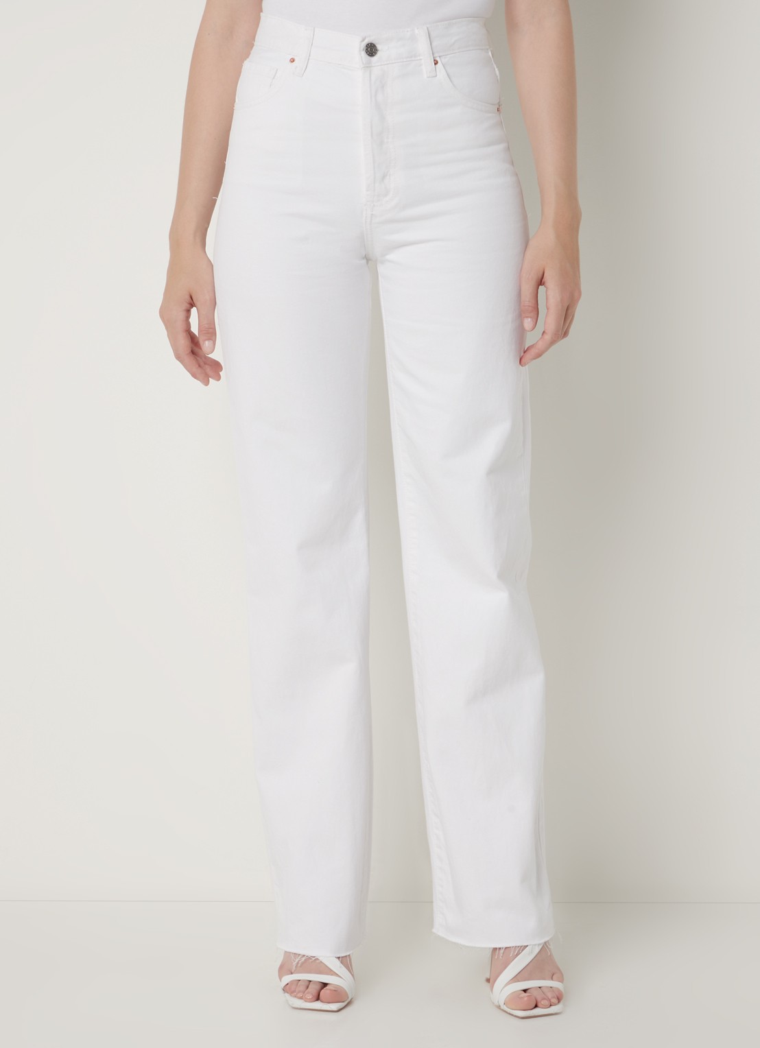 Mango Nora high waist straight leg jeans met gerafelde zoom - detail 4 wit