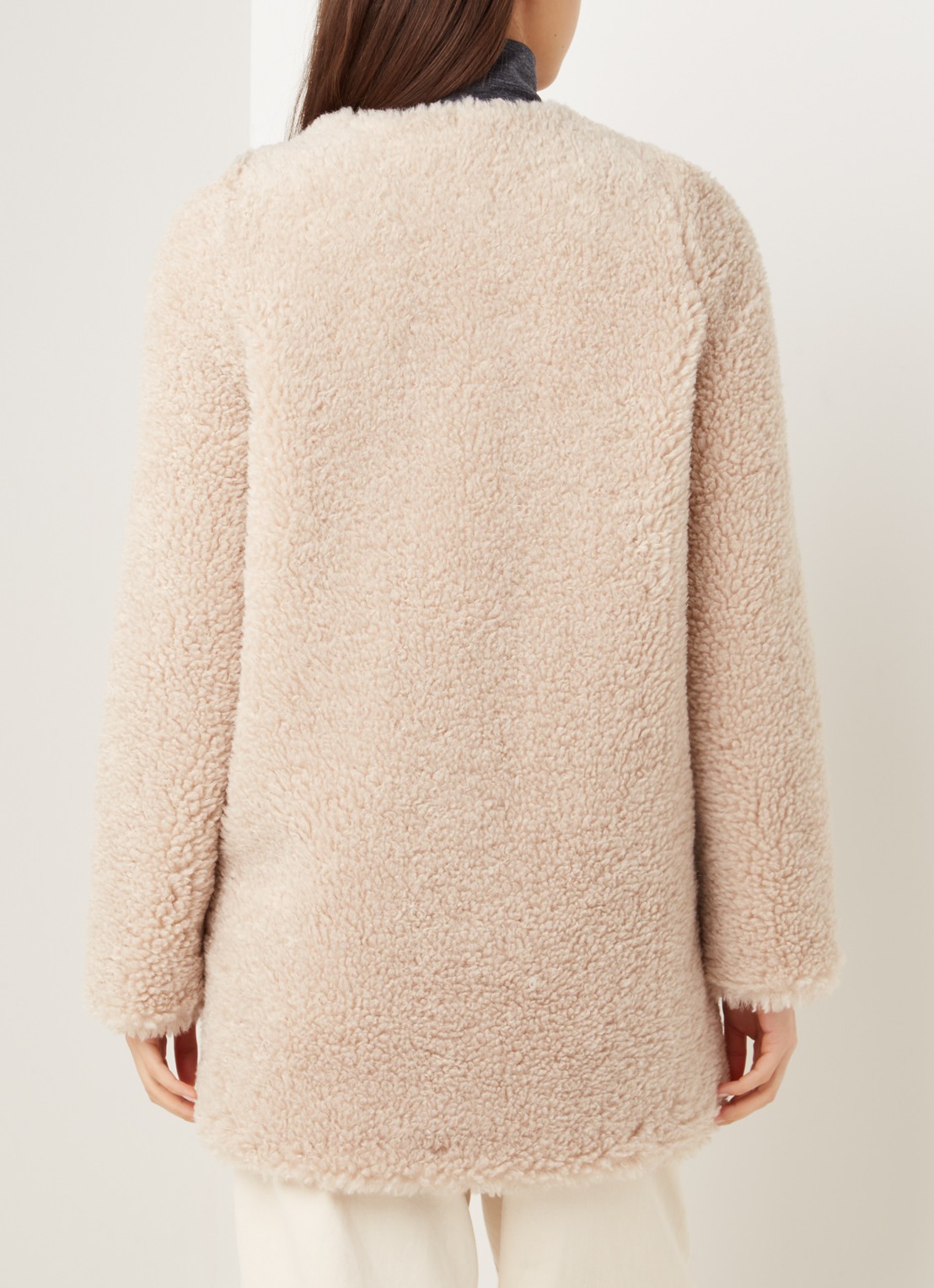 Mango Rihanna teddy jas met steekzakken - achterkant beige