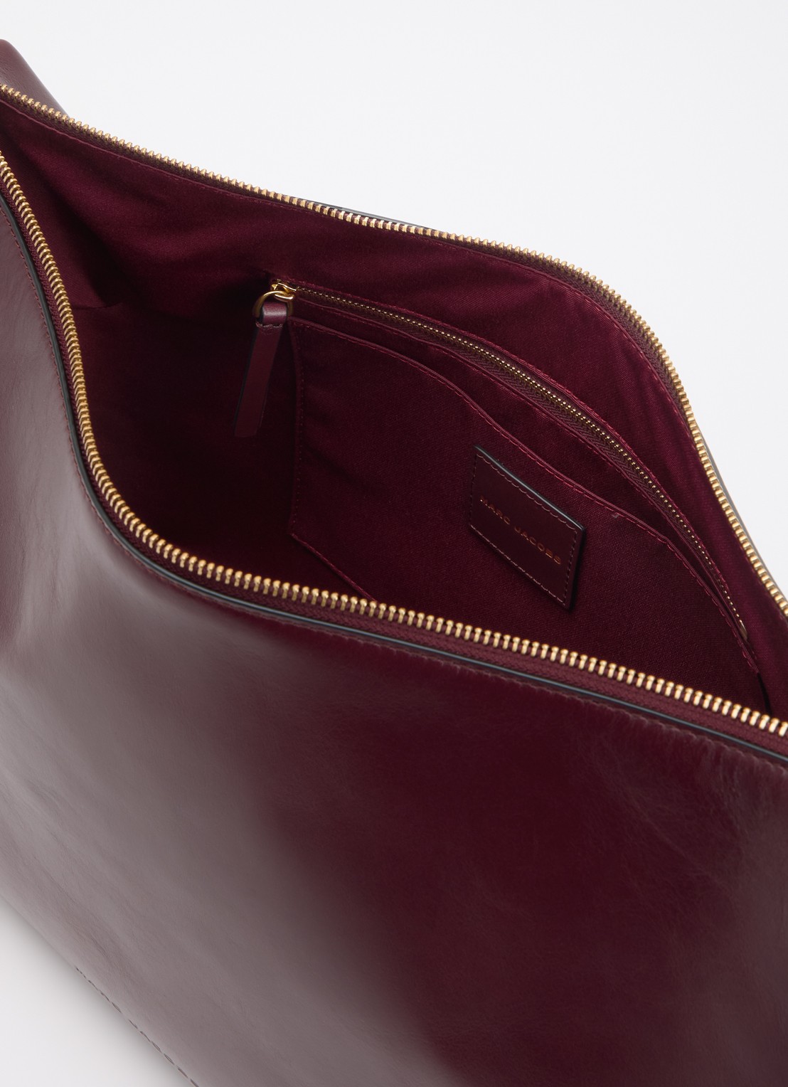 Marc Jacobs Scene Large schoudertas van leer met verstelbare schouderriem - detail bordeauxrood