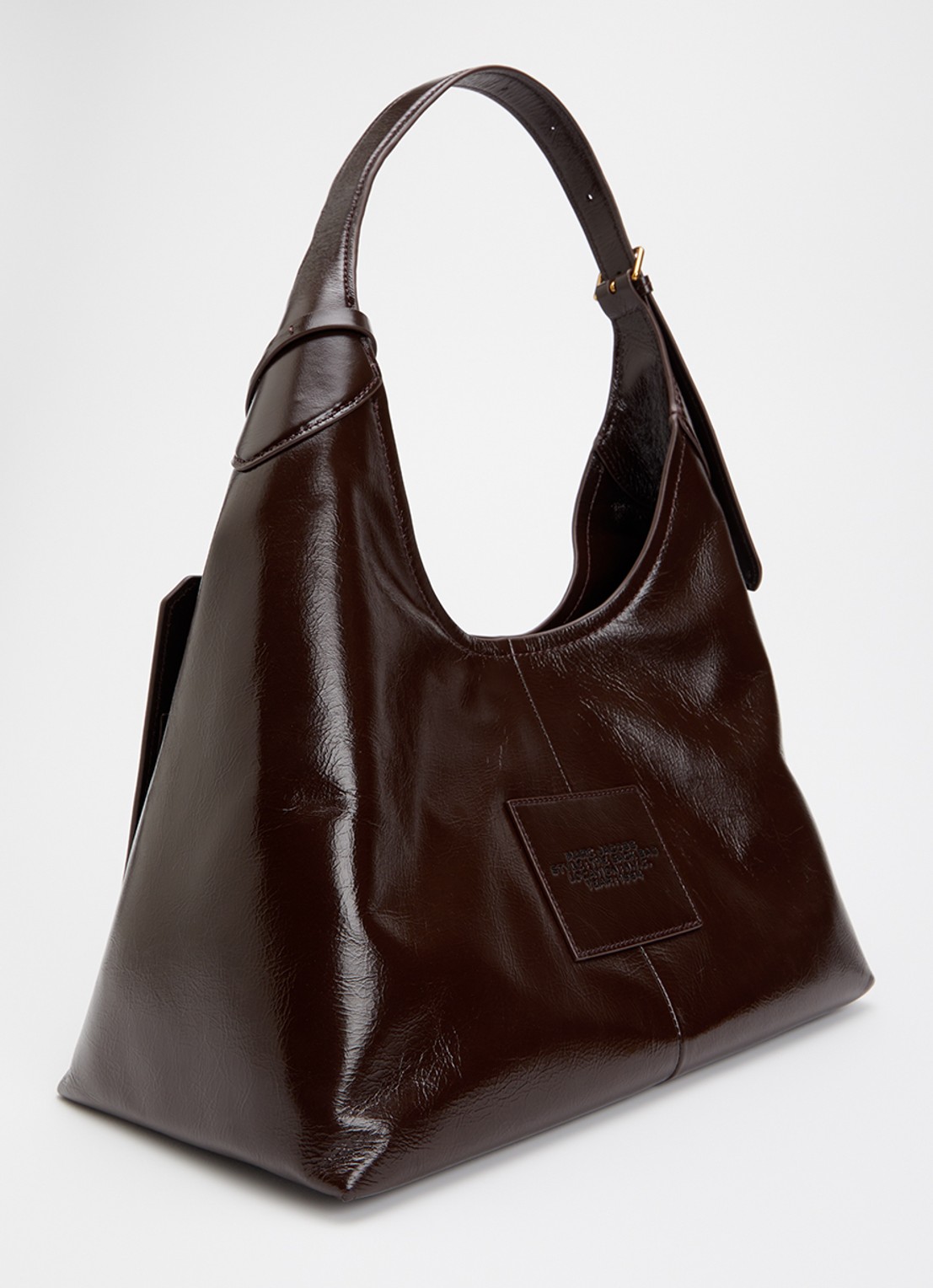 Marc Jacobs The Belted Sack schoudertas van leer met lakfinish - achterkant 6 chocoladebruin