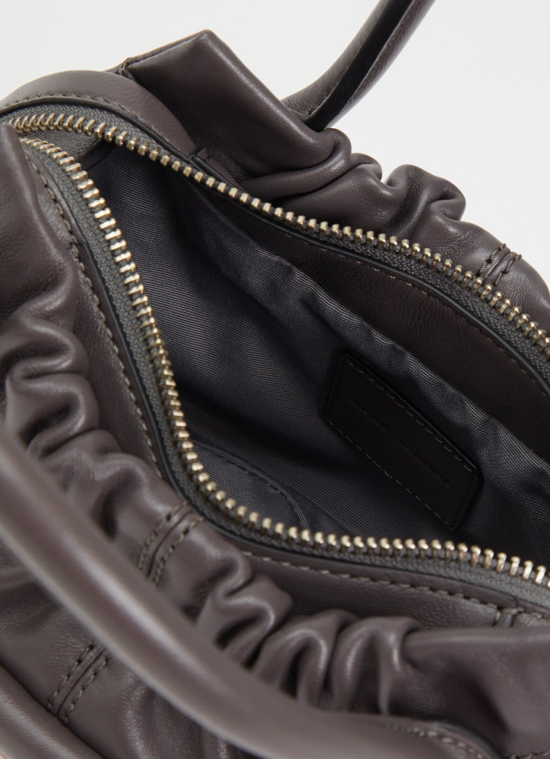Marc Jacobs The Cristina Small Satchel handtas van lamsleer - detail 2 donkergrijs