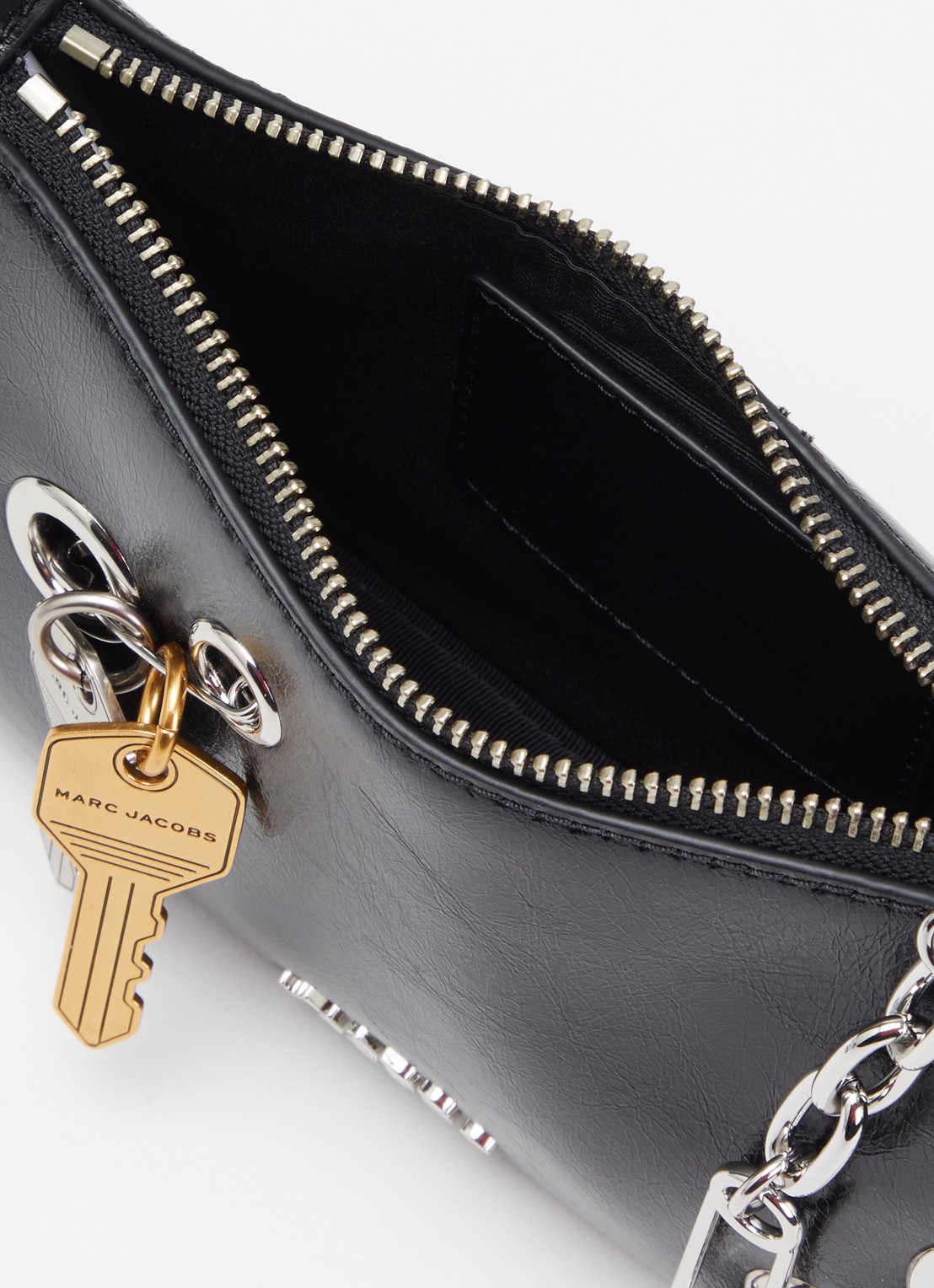 Marc Jacobs The Grommet Charm schoudertas van lakleer met afneembare schouderriem - detail zwart