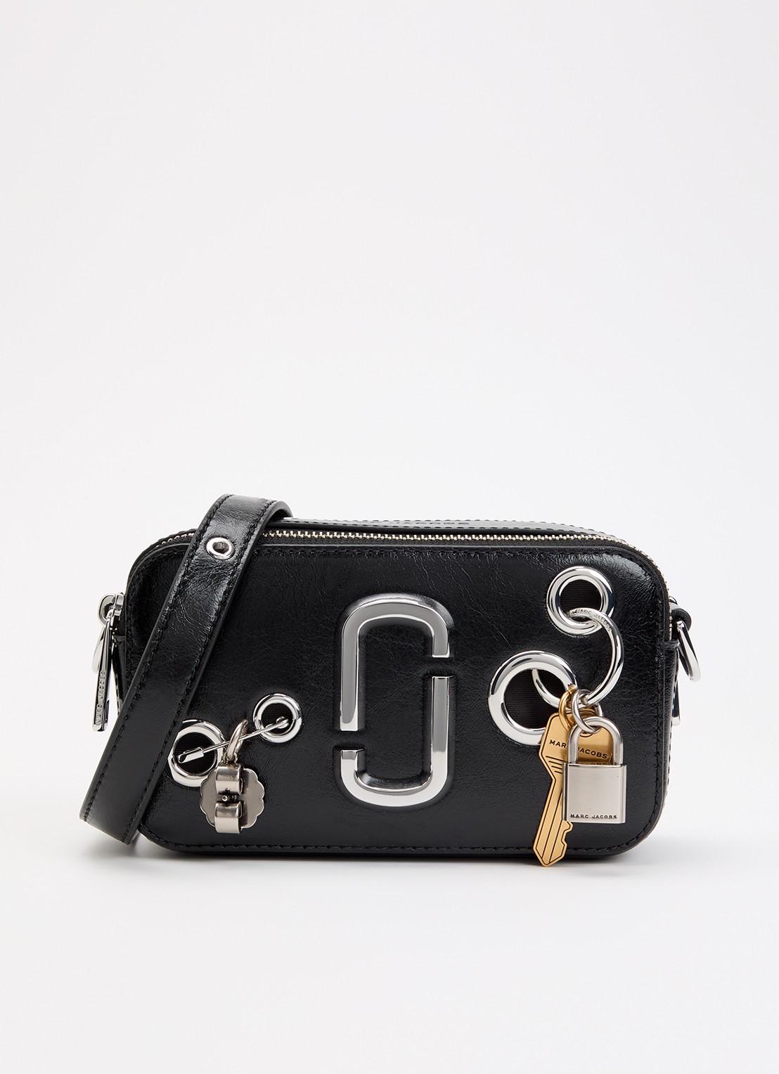 Marc Jacobs The Grommet Charm Snapshot crossbodytas van lakleer - voorkant zwart