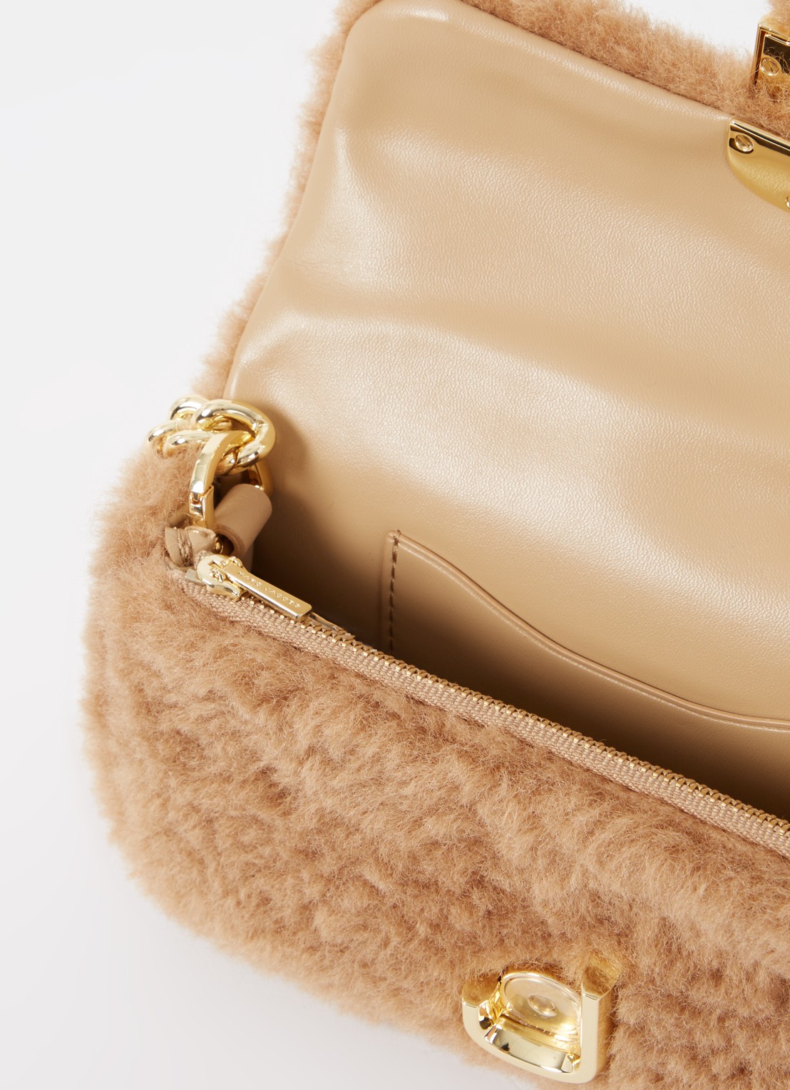 Marc Jacobs The J Marc schoudertas van teddy - detail 5 camel