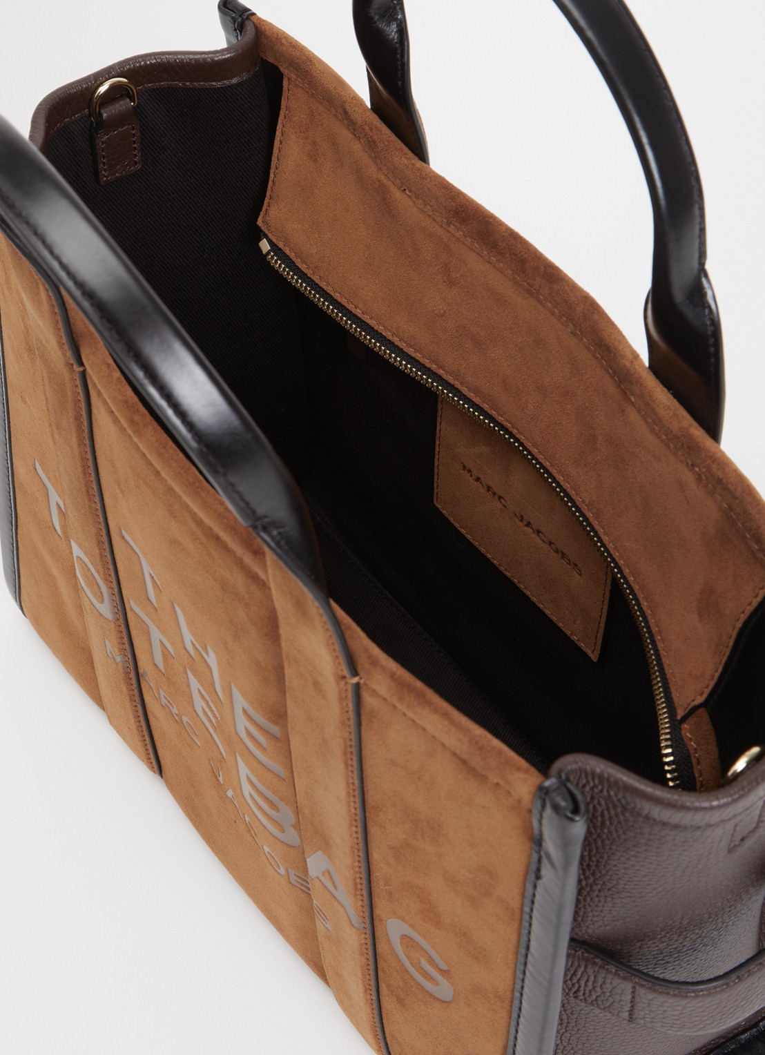 Marc Jacobs The Medium Tote handtas van suède met afneembare schouderriem - detail 2 cognac