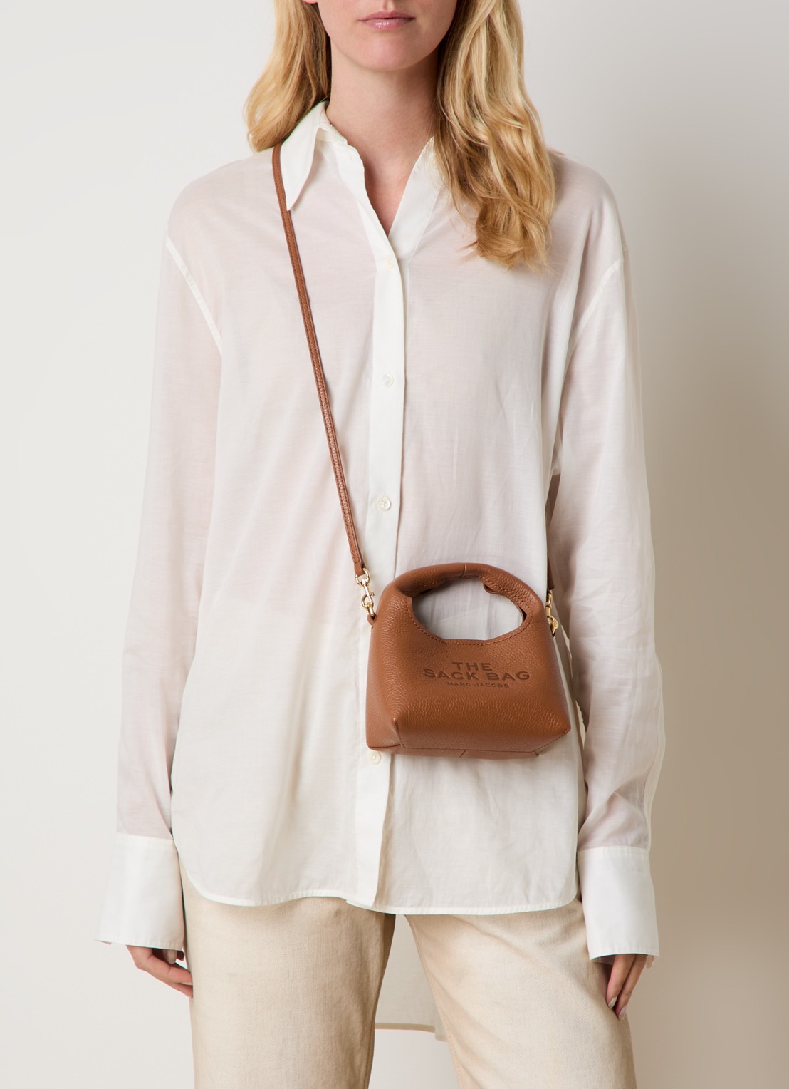 Marc Jacobs The Micro Sack handtas van leer met uitneembaar etui - voorkant 3 hazelnootbruin