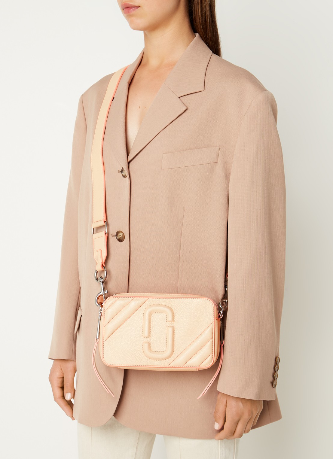 Marc Jacobs The Moto Shot crossbodytas van leer - voorkant 3 creme