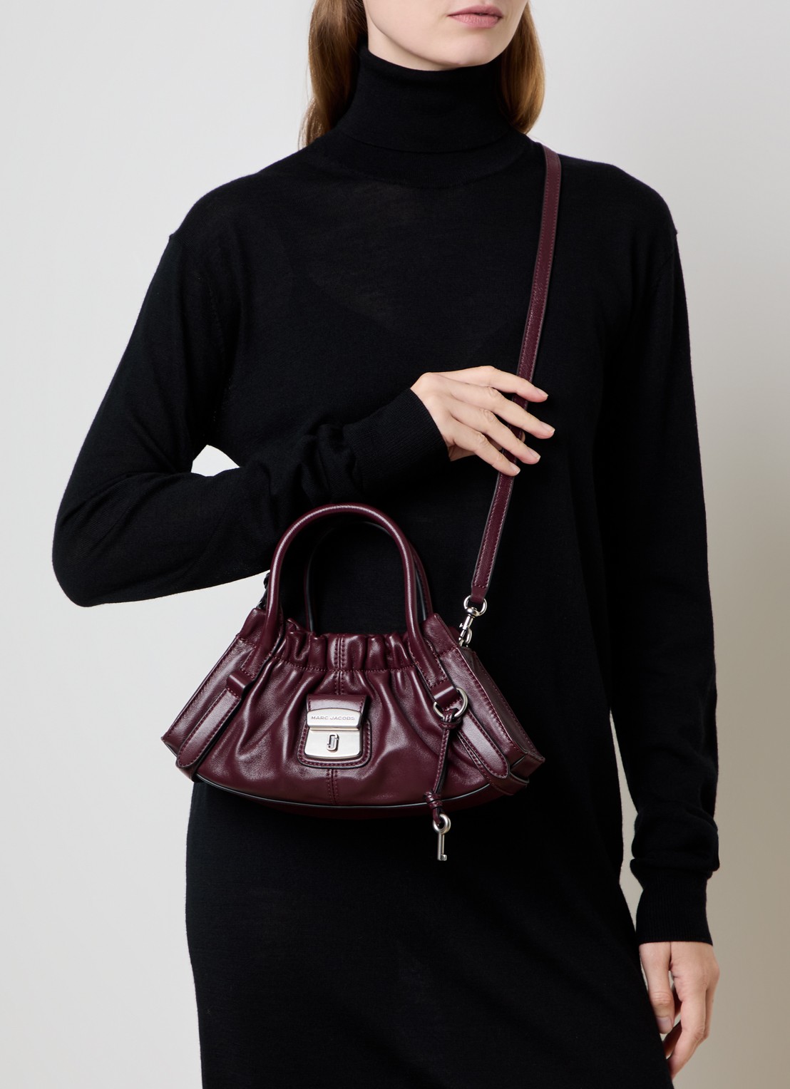 Marc Jacobs The Small Satchel handtas van lamsleer met afneembare schouderriem - voorkant 6 aubergine