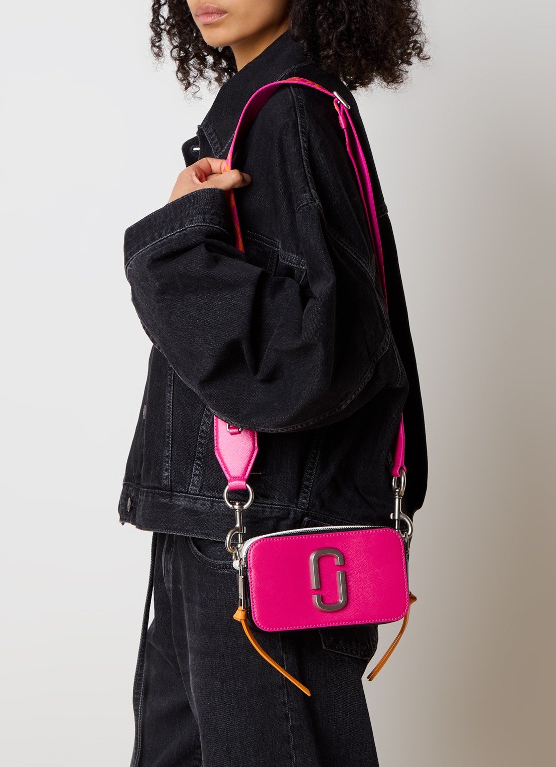 Marc Jacobs The Snapshot crossbodytas van leer - voorkant 5 donkerroze