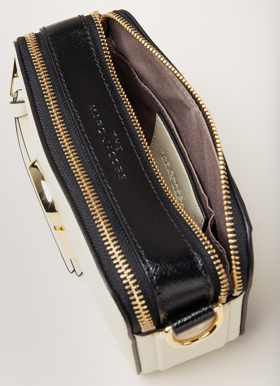 Marc Jacobs The Snapshot crossbodytas van leer - detail 2 ivoor