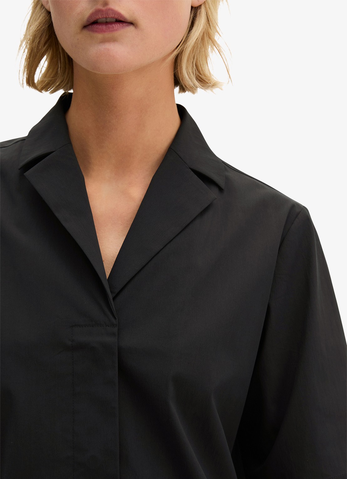 Marc O'Polo Cropped blouse met blinde knoopsluiting - detail 2 black / zwart