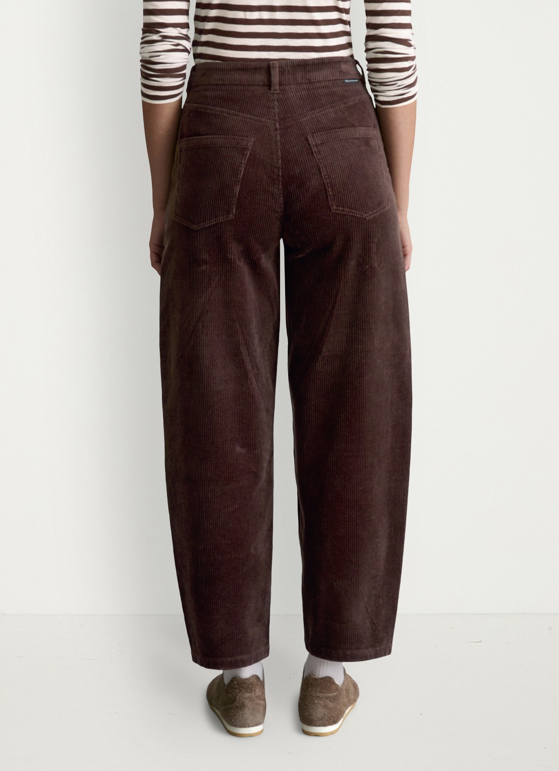 Marc O'Polo Denim Airin high waist wide fit broek van corduroy  - achterkant 3 kastanjebruin