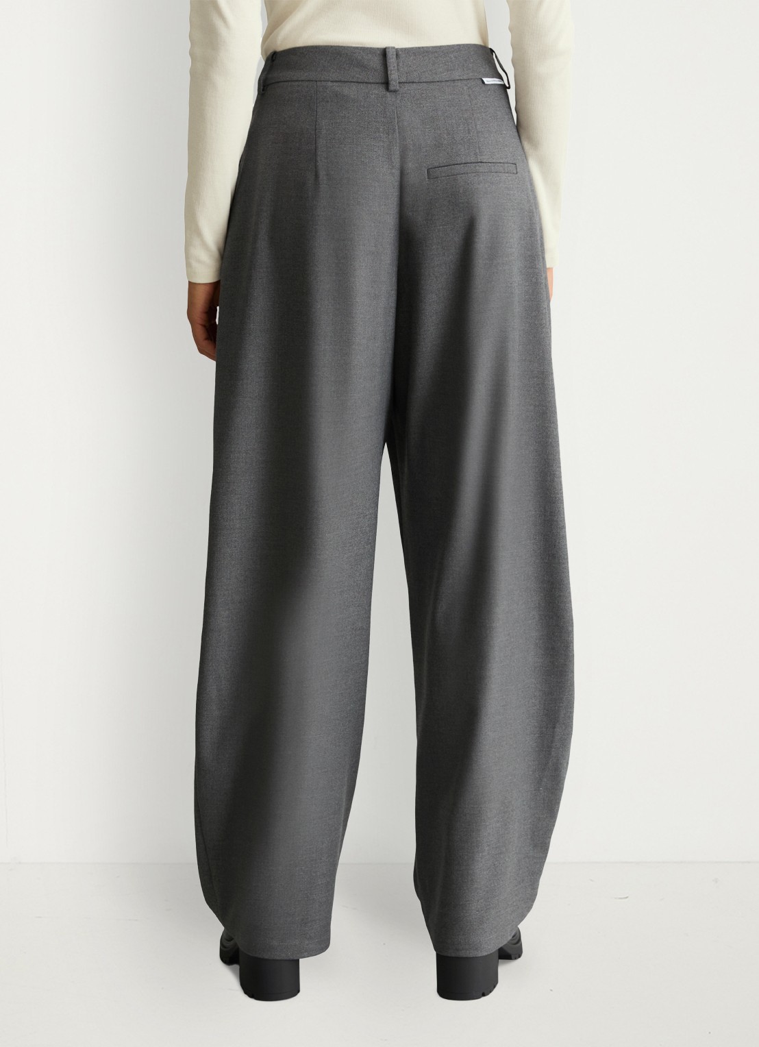 Marc O'Polo Denim High waist straight fit pantalon met plooidetail - achterkant grijs