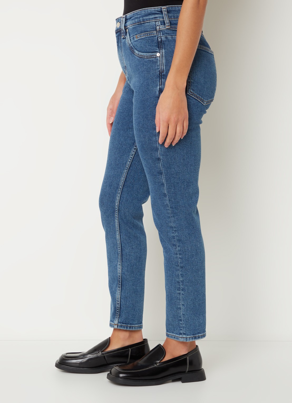 Marc O'Polo Denim High waist tapered fit jeans van  katoen met medium wassing - detail 2 indigo