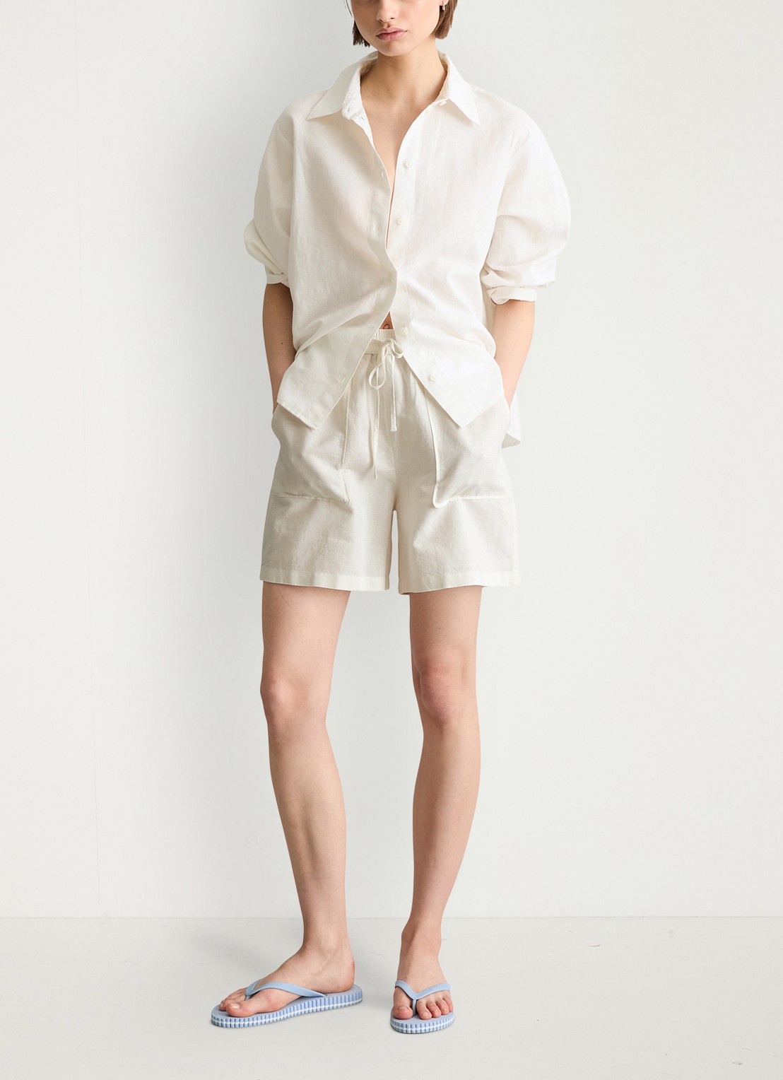Marc O'Polo Denim High waist wide fit korte broek met steekzakken - voorkant 2 silky white-1183 / wit