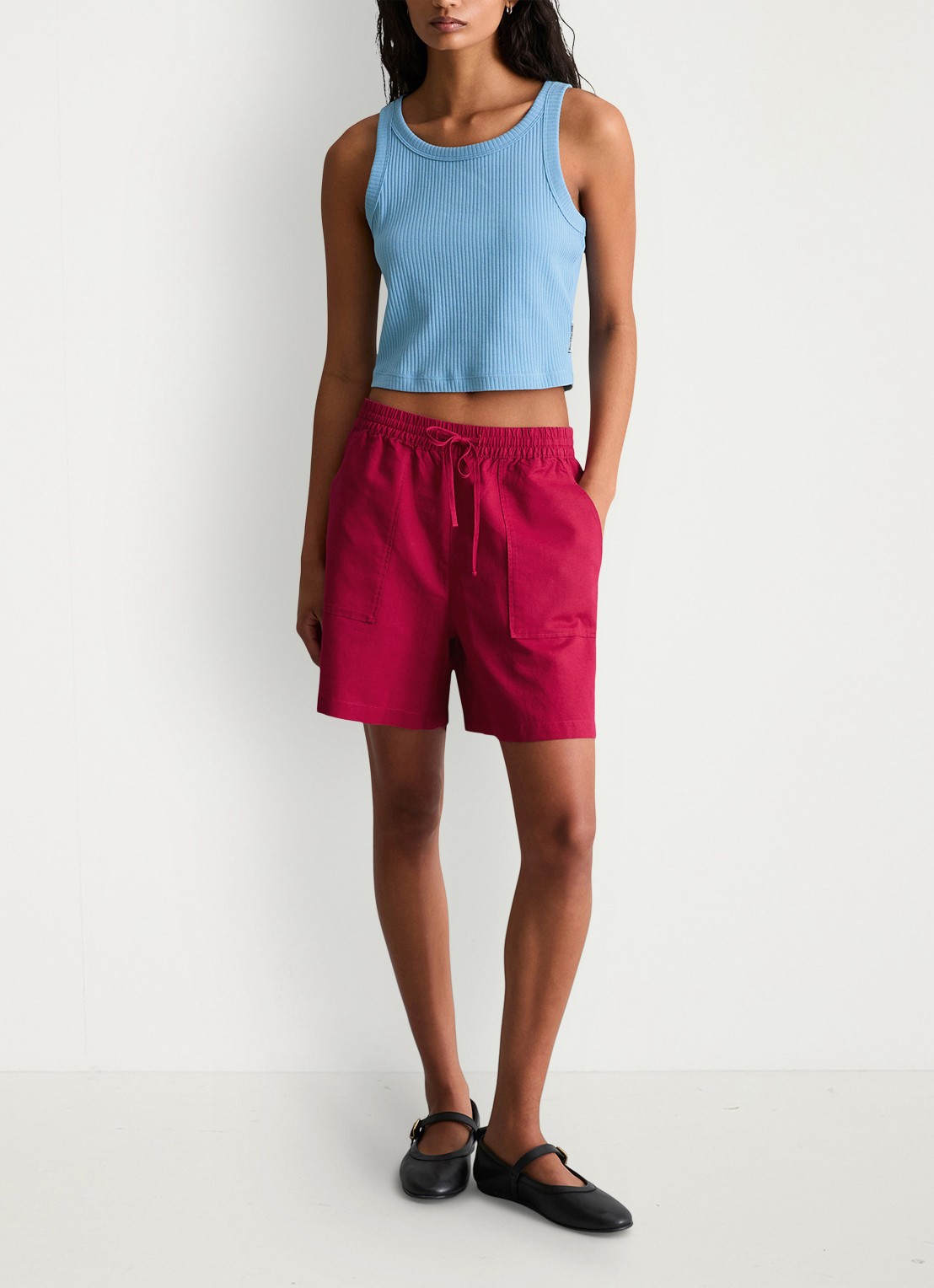 Marc O'Polo Denim High waist wide fit korte broek met steekzakken - voorkant 5 vivid cherry-6882 / rood