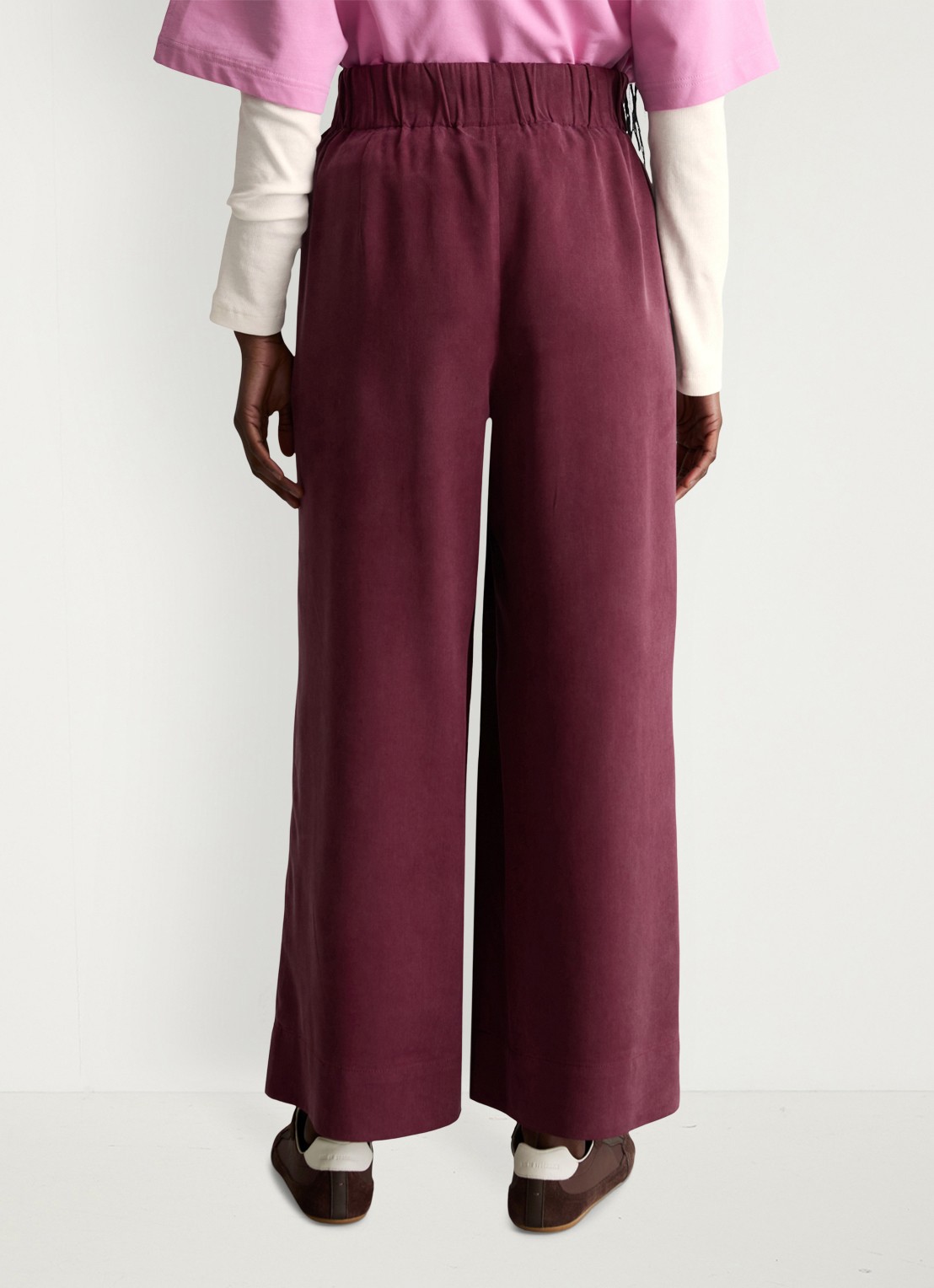 Marc O'Polo Denim Loose fit broek met steekzakken - achterkant merlot red/6932
