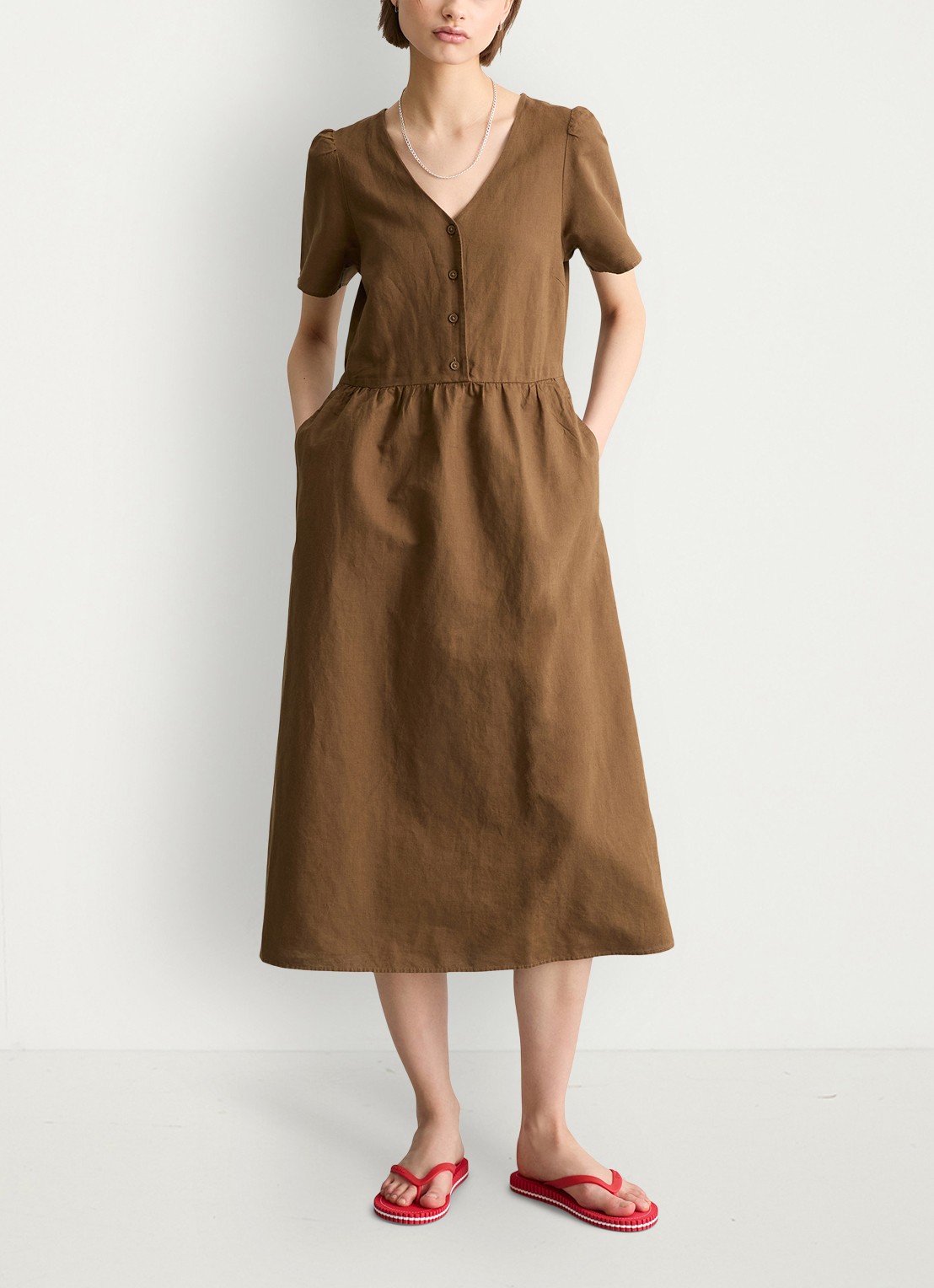 Marc O'Polo Denim Midi jurk met steekzakken - voorkant 2 umbra brown-1624 / bruin