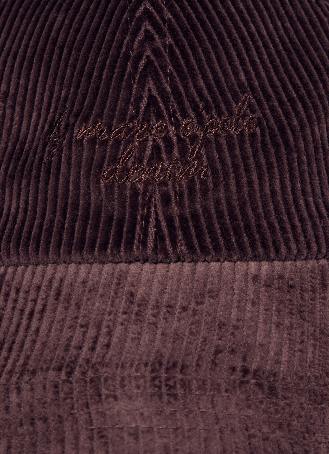 Marc O'Polo Denim Pet met logoborduring - detail donkerbruin