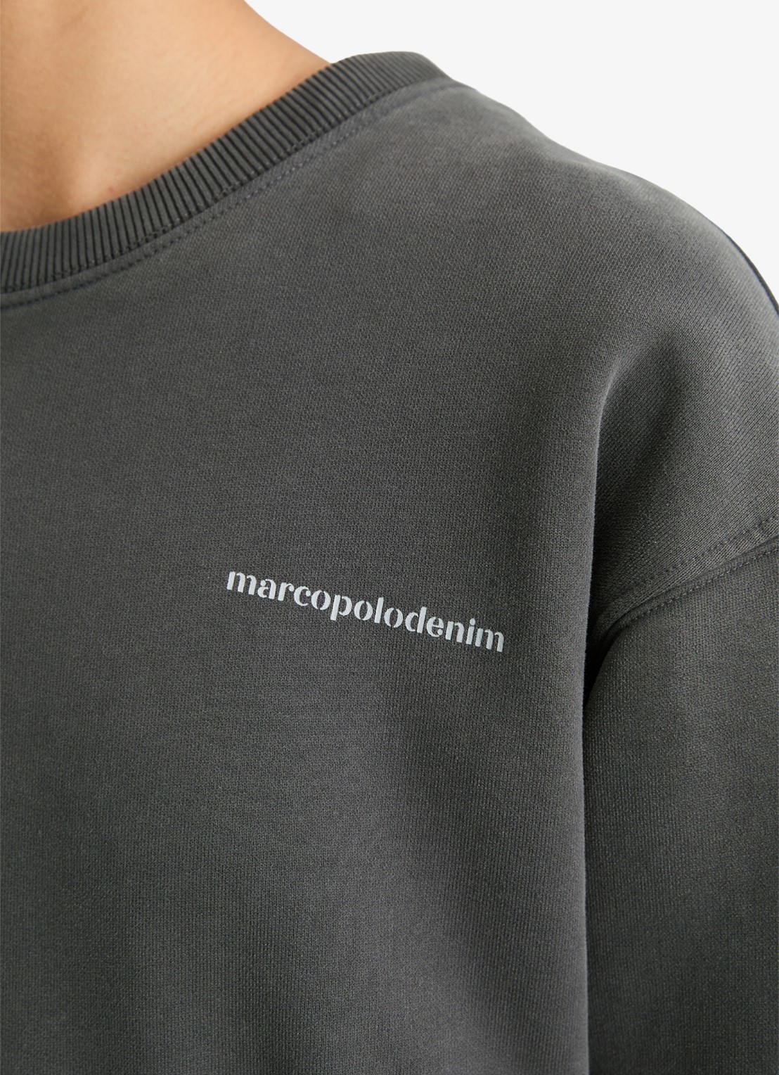 Marc O'Polo Denim Sweater met logo-en backprint - detail 4 middengrijs