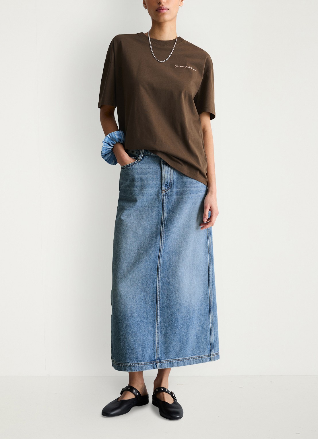 Marc O'Polo Denim T-shirt met logo- en backprint - voorkant 2 bruin