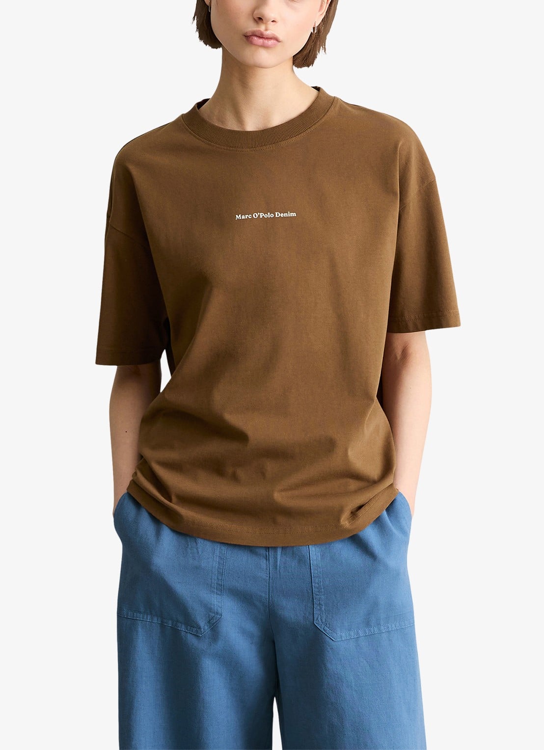 Marc O'Polo Denim T-shirt met logo- en backprint - detail bruin