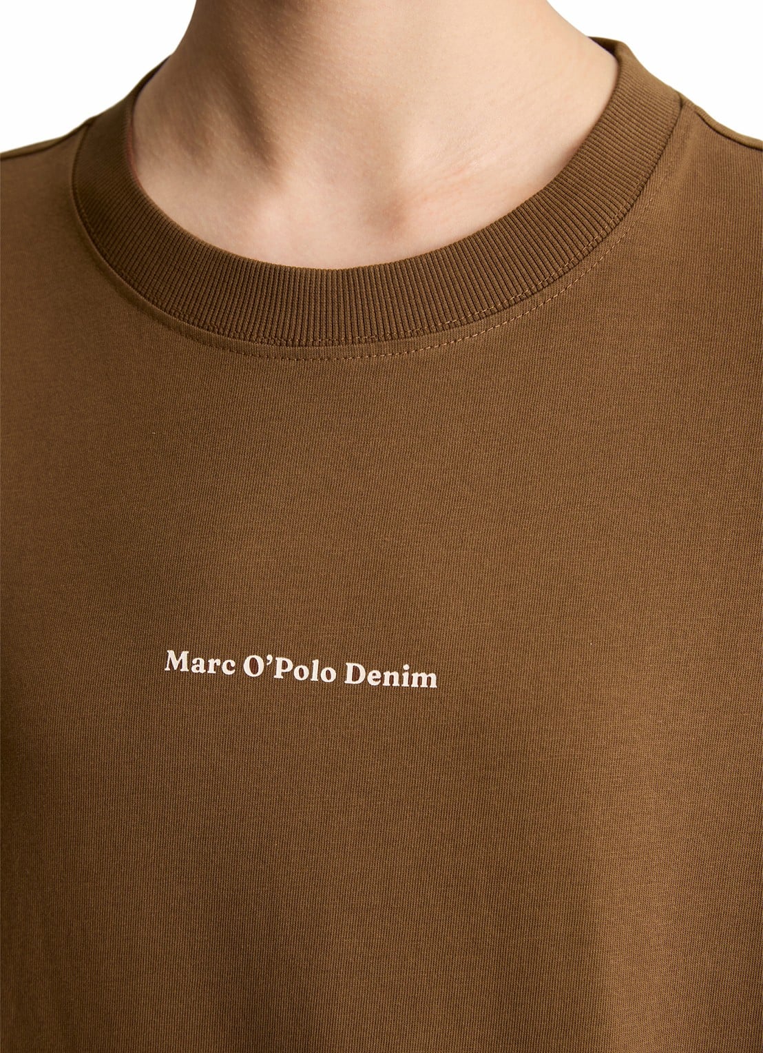 Marc O'Polo Denim T-shirt met logo- en backprint - detail 2 bruin