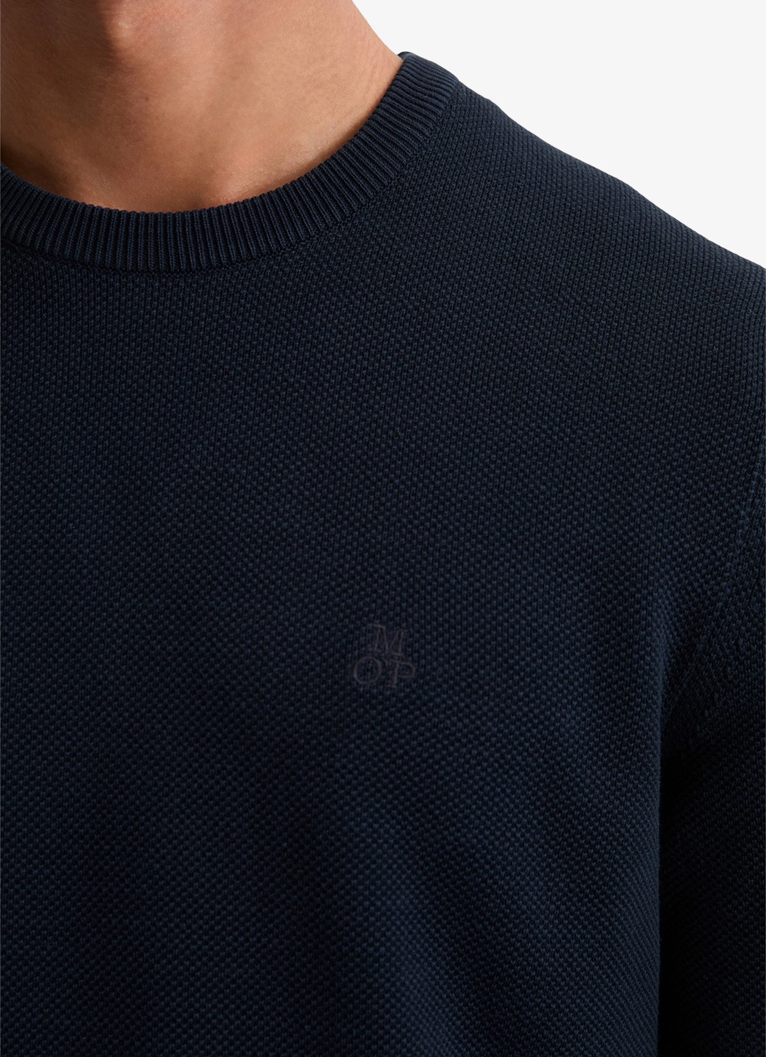 Marc O'Polo Fijngebreide pullover van katoen - detail 2 donkerblauw