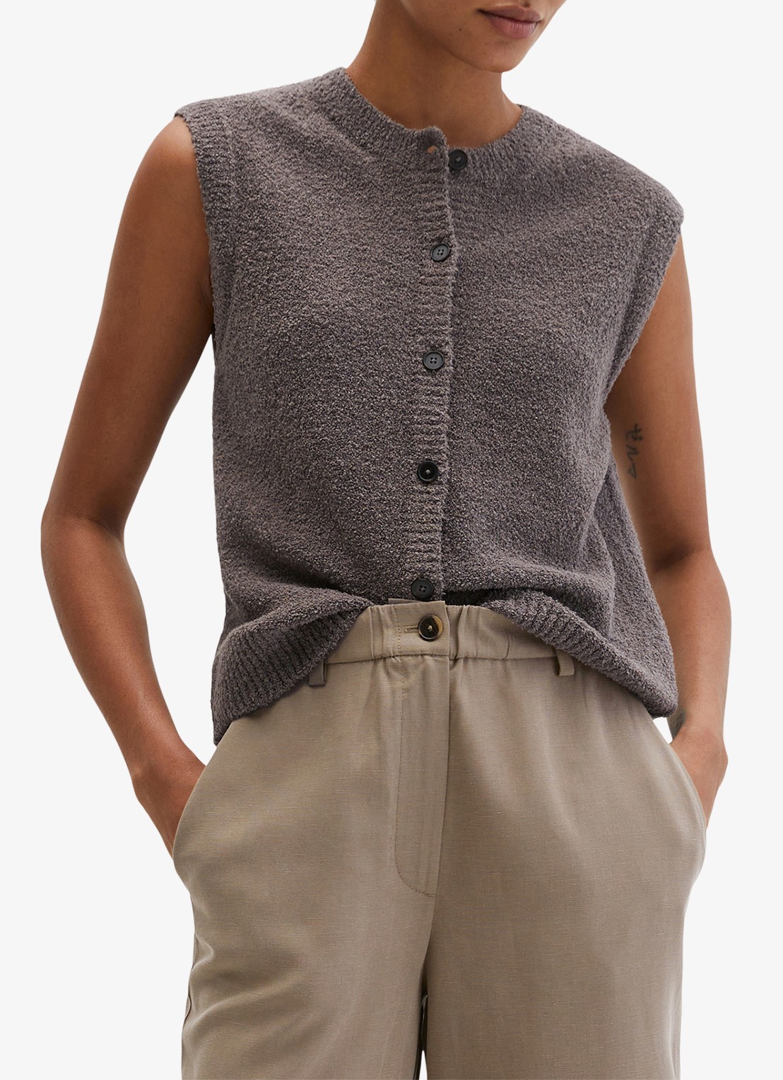 Marc O'Polo Gilet met structuur en ronde hals - detail 4 lichtbruin