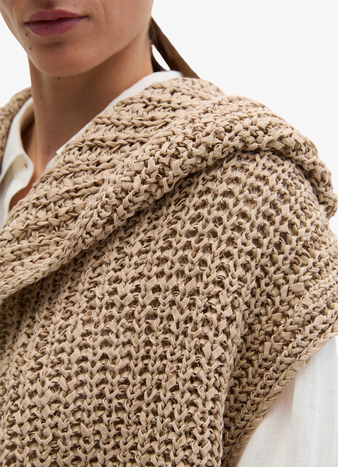 Marc O'Polo Grofgebreid vest met capuchon - detail 5 sandpaper-2326 / beige