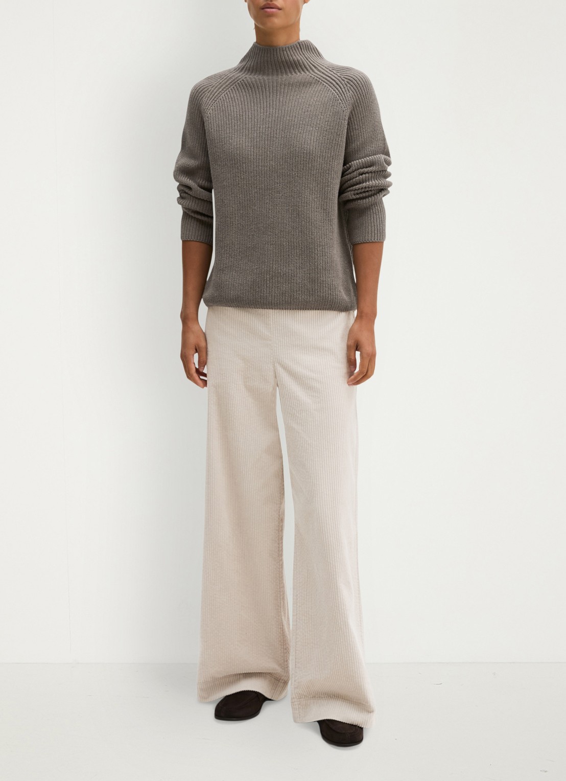 Marc O'Polo Grofgebreide trui met opstaande kraag - voorkant 2 stone taupe melange / taupe
