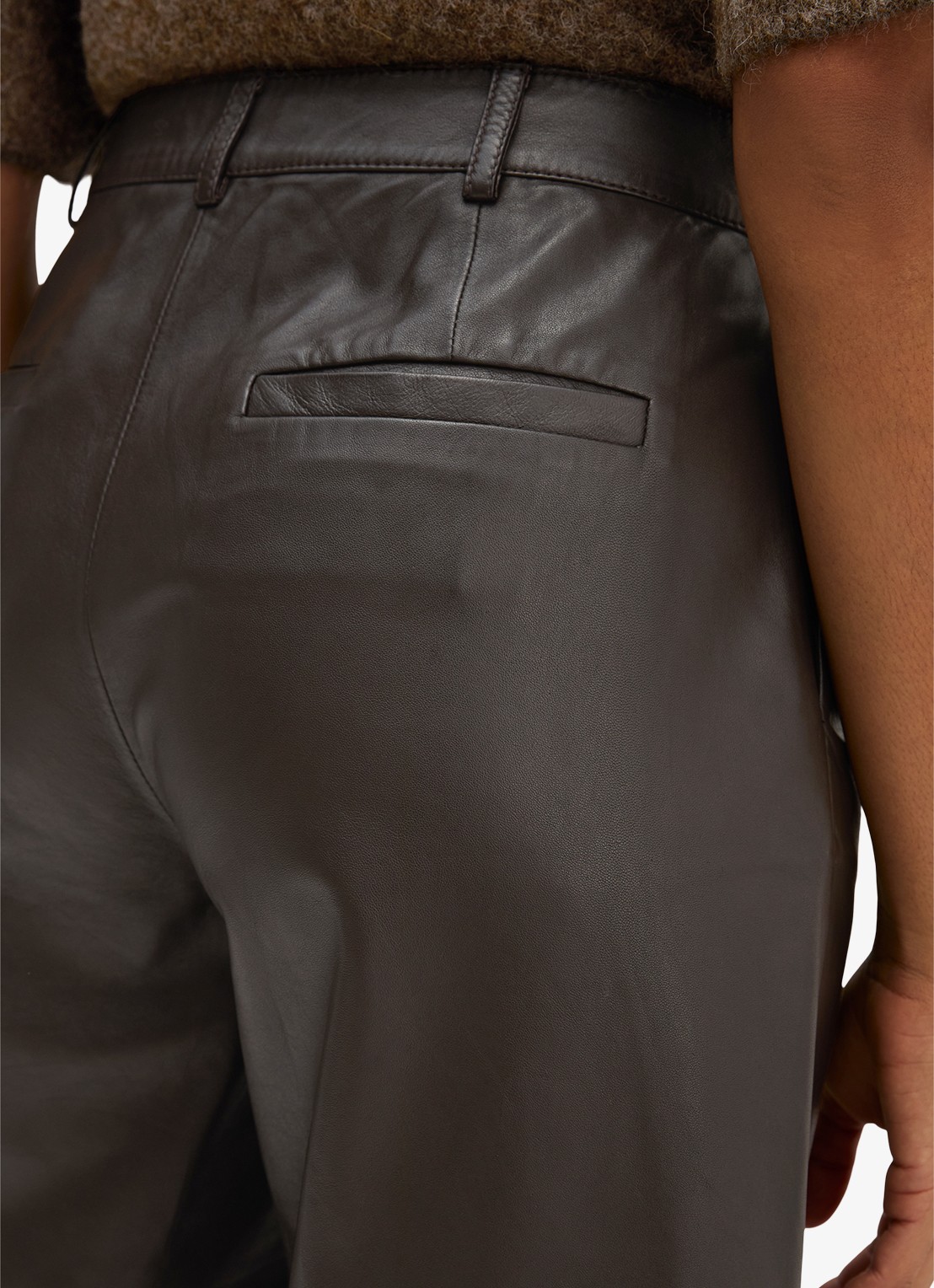 Marc O'Polo High waist balloon fit broek van leer - detail 2 donkerbruin