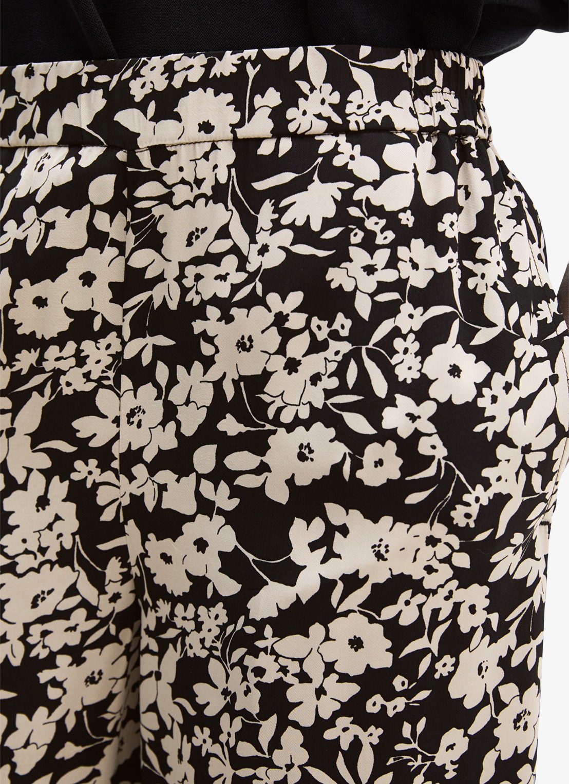 Marc O'Polo High waist wide fit broek met bloemenprint - detail 5 black multi 03 / zwart