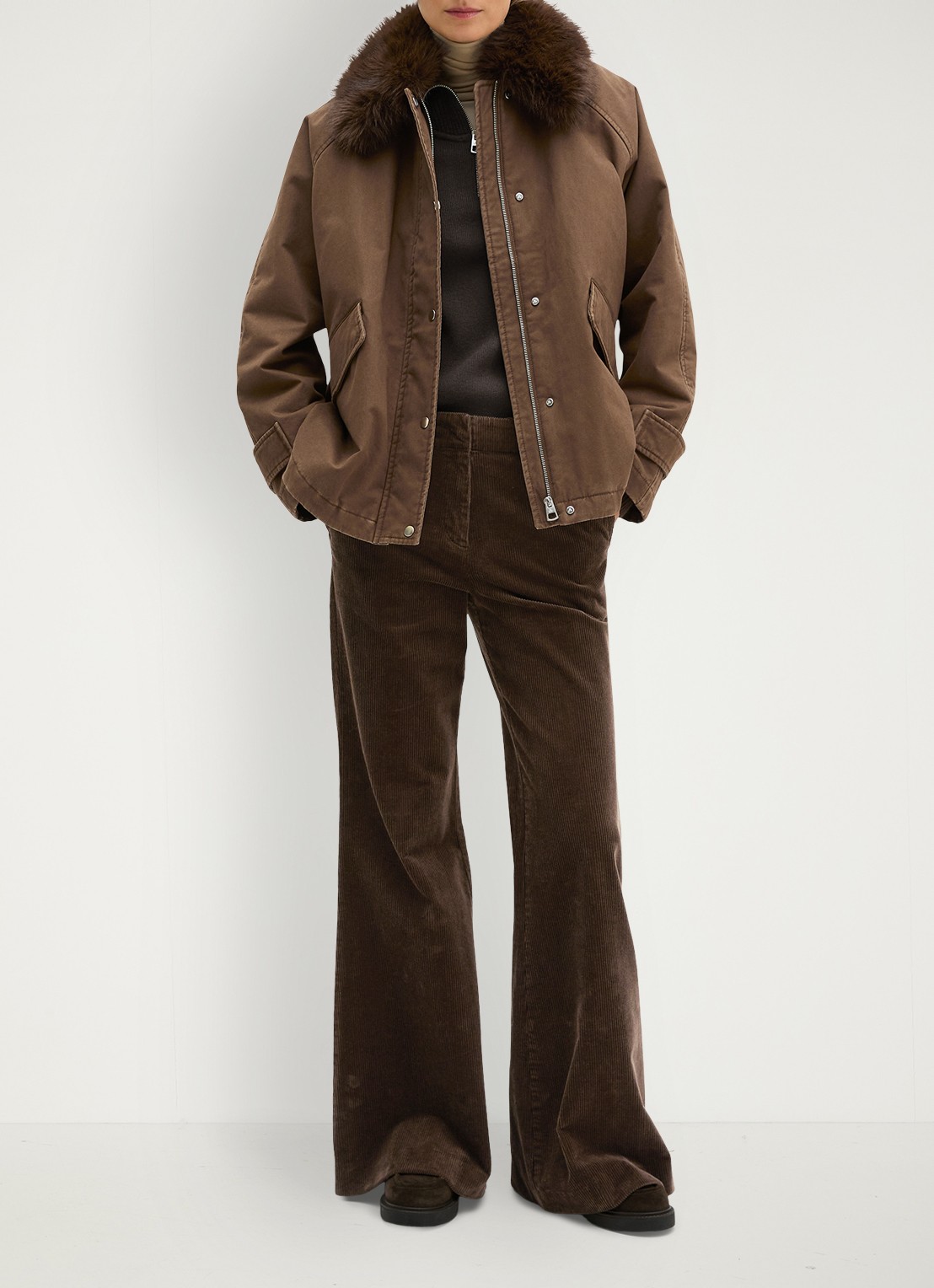 Marc O'Polo Jack met details van imitatiebont en klepzakken - voorkant 4 dark walnut / bruin