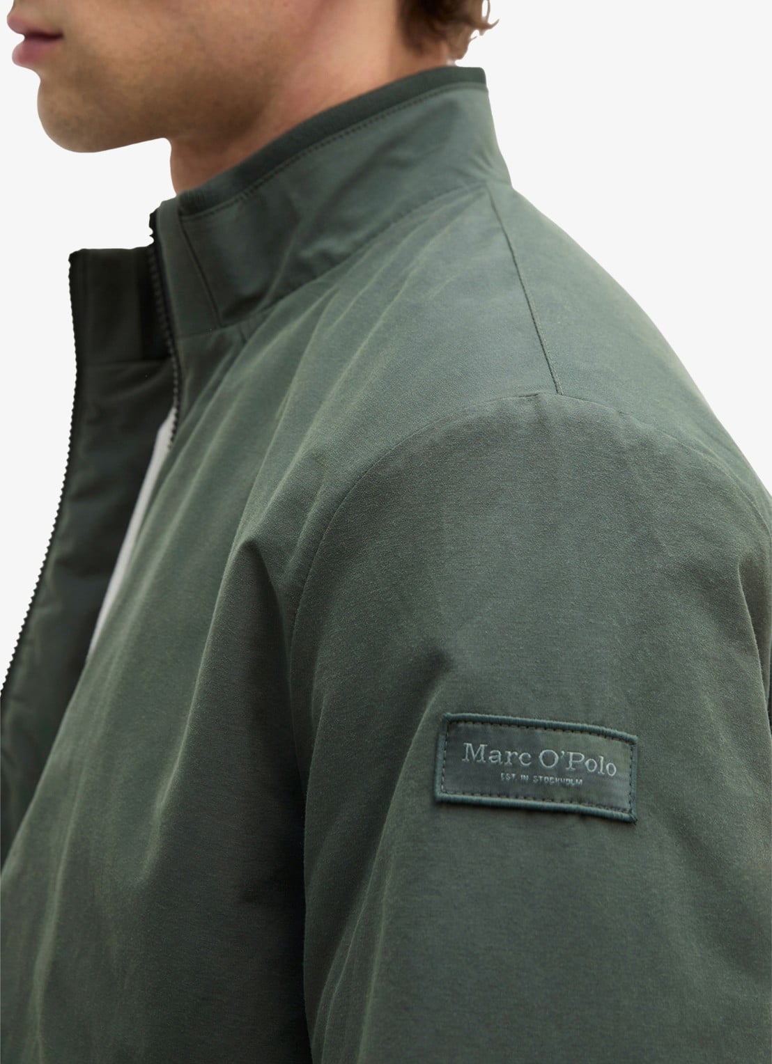 Marc O'Polo Jack met opstaande kraag en steekzakken - detail 5 mangrove-0362 / groen
