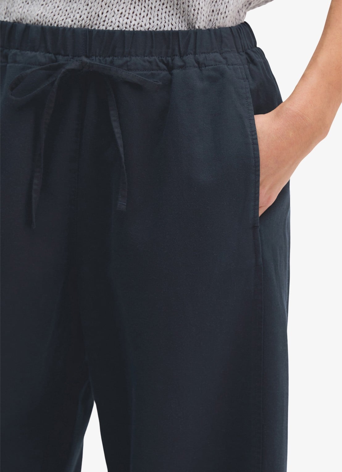 Marc O'Polo Loose fit broek in lyocell blend - detail 5 donkerblauw