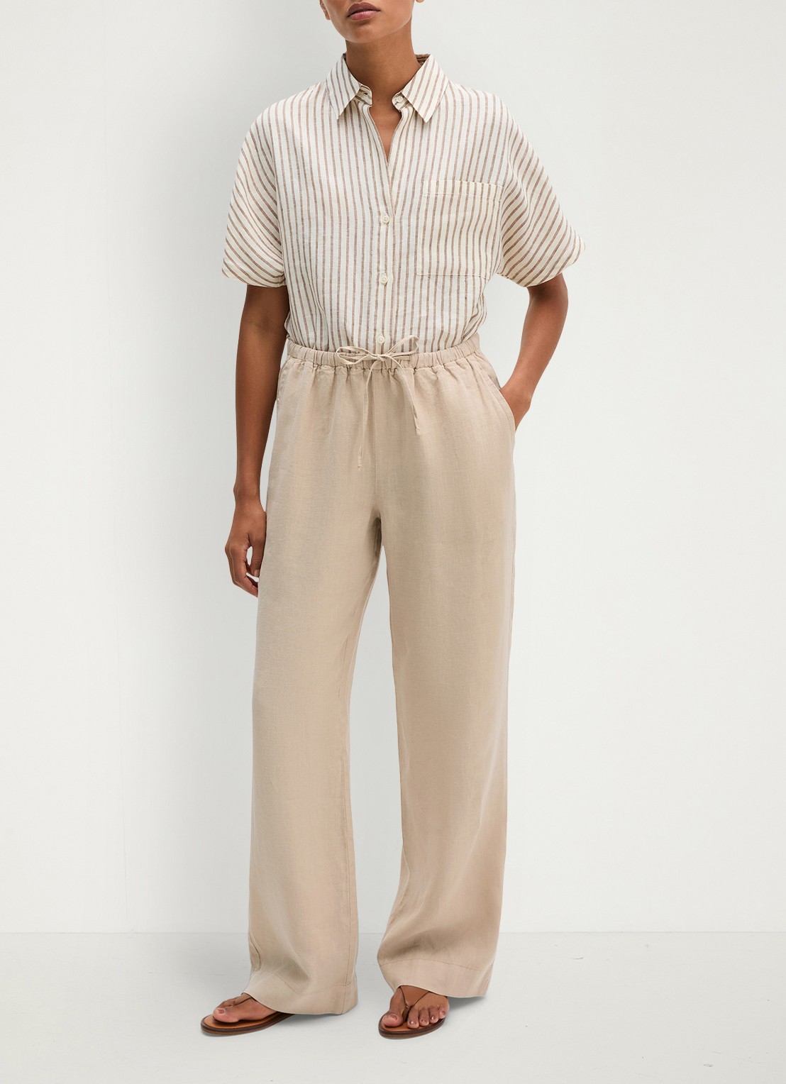 Marc O'Polo Loose fit broek met steekzakken - voorkant 4 sandpaper-2326 / beige