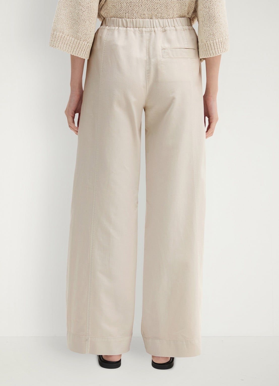 Marc O'Polo Loose fit joggingsbroek in lyocell blend - achterkant beige