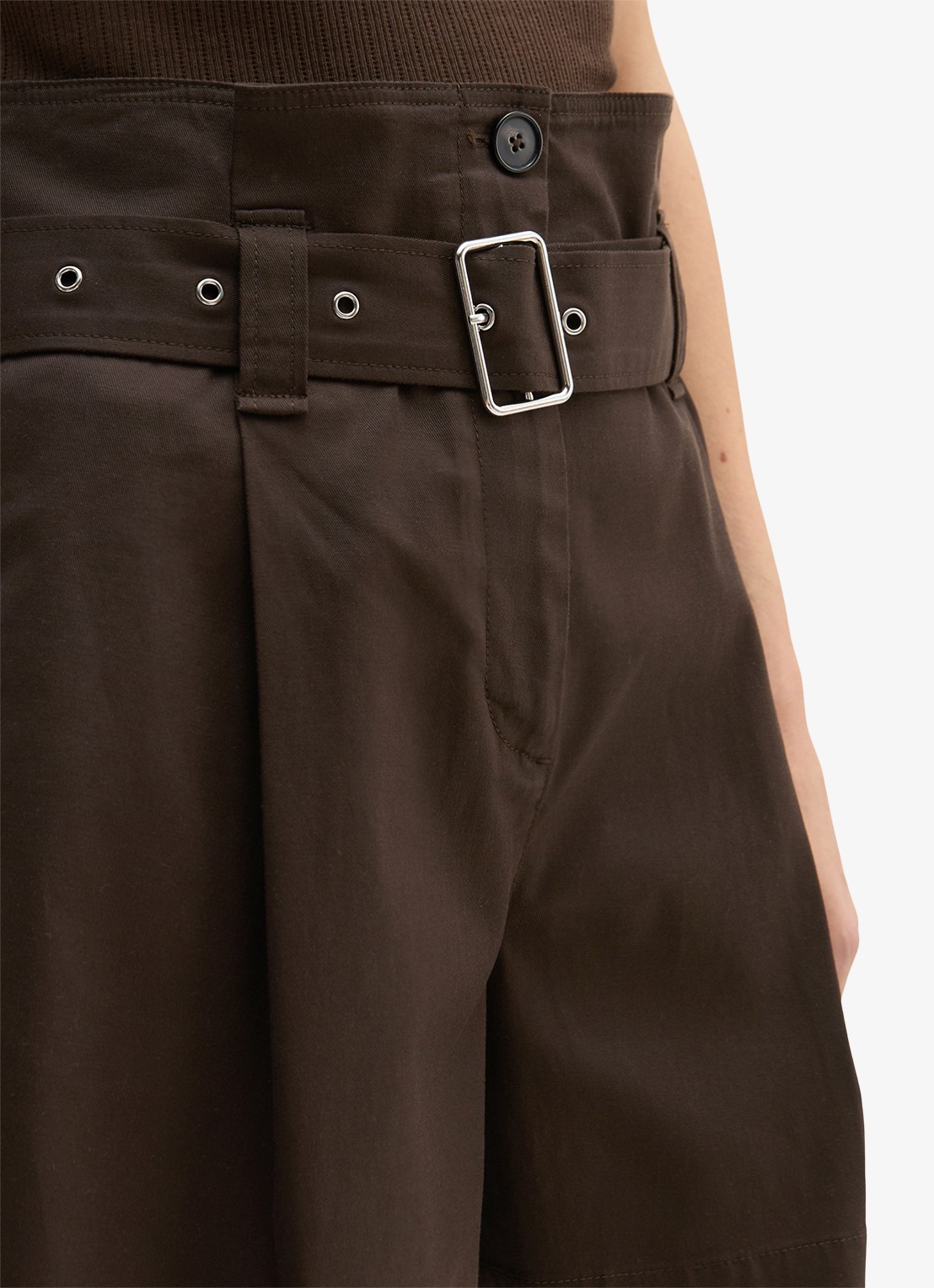 Marc O'Polo Loose fit korte broek in lyocell blend met ceintuur - detail 5 donkerbruin