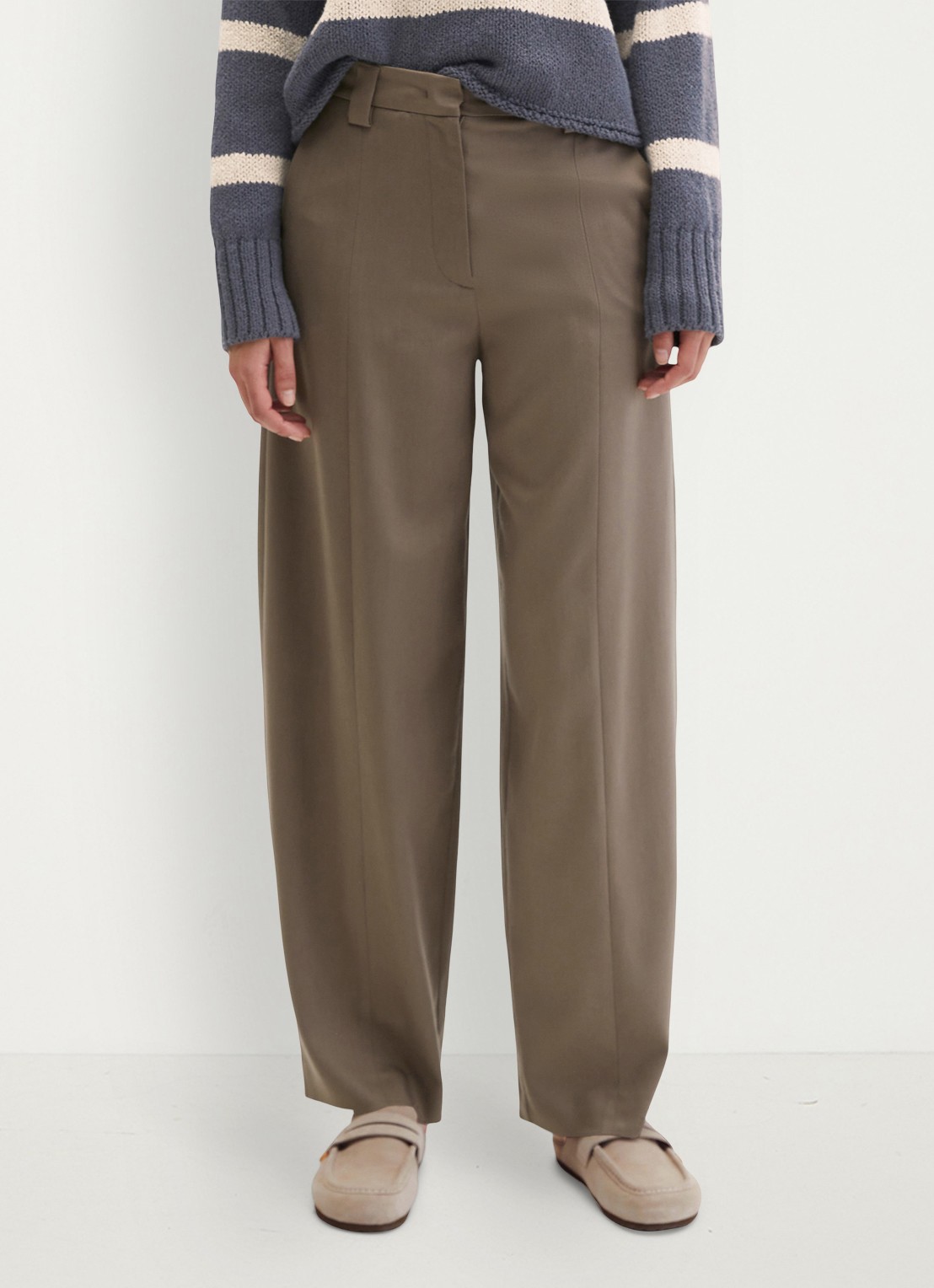 Marc O'Polo Loose fit pantalon met steekzakken - detail 3 bruin