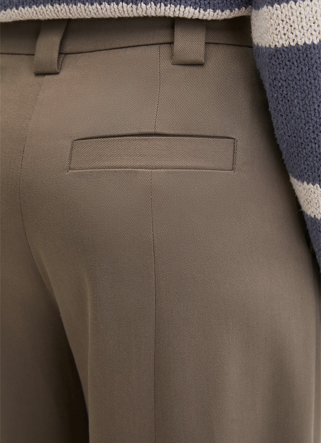 Marc O'Polo Loose fit pantalon met steekzakken - detail 4 bruin